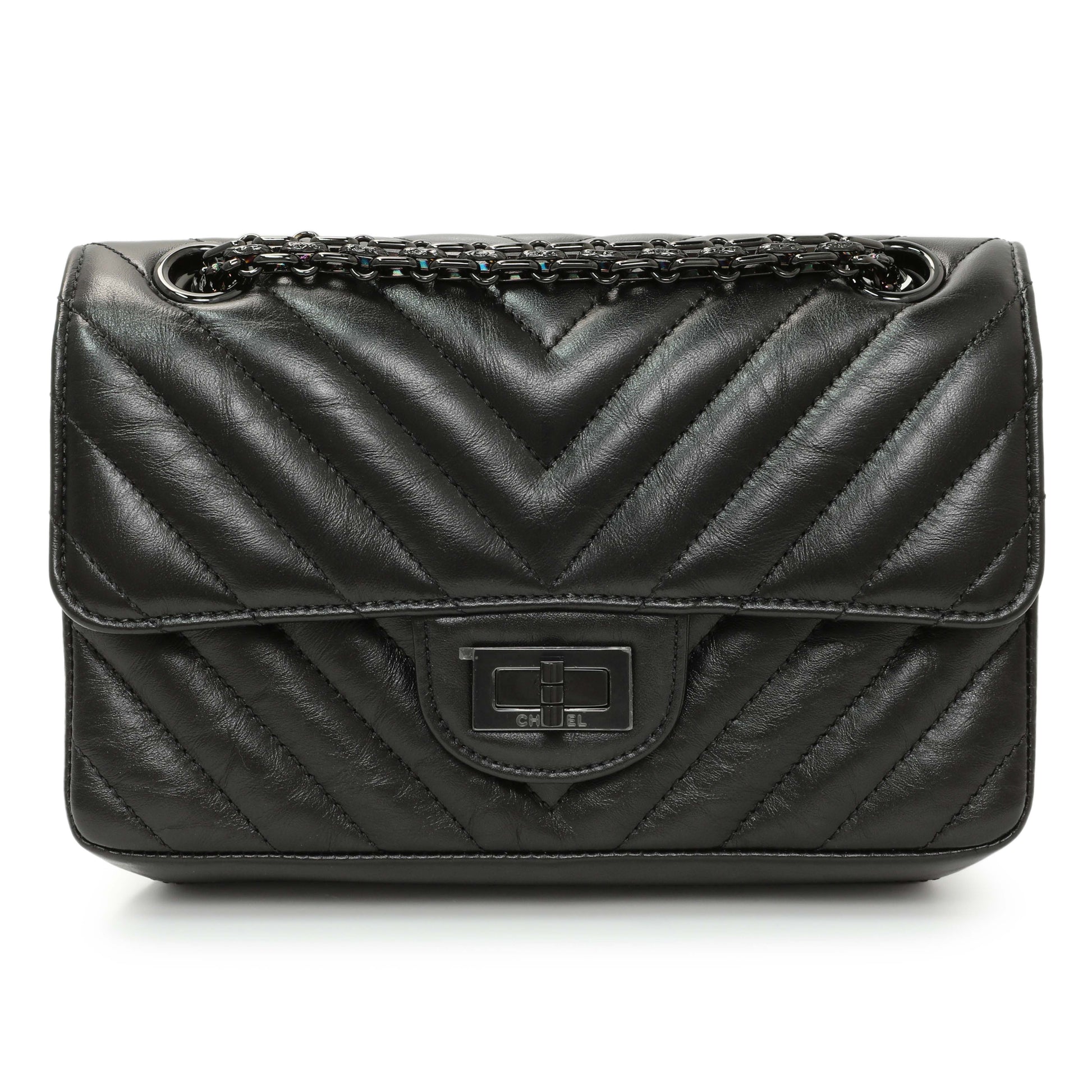 Exclusive Chanel Black Aged Calfskin Chevron 2.55 Reissue Flap 224 — Front View