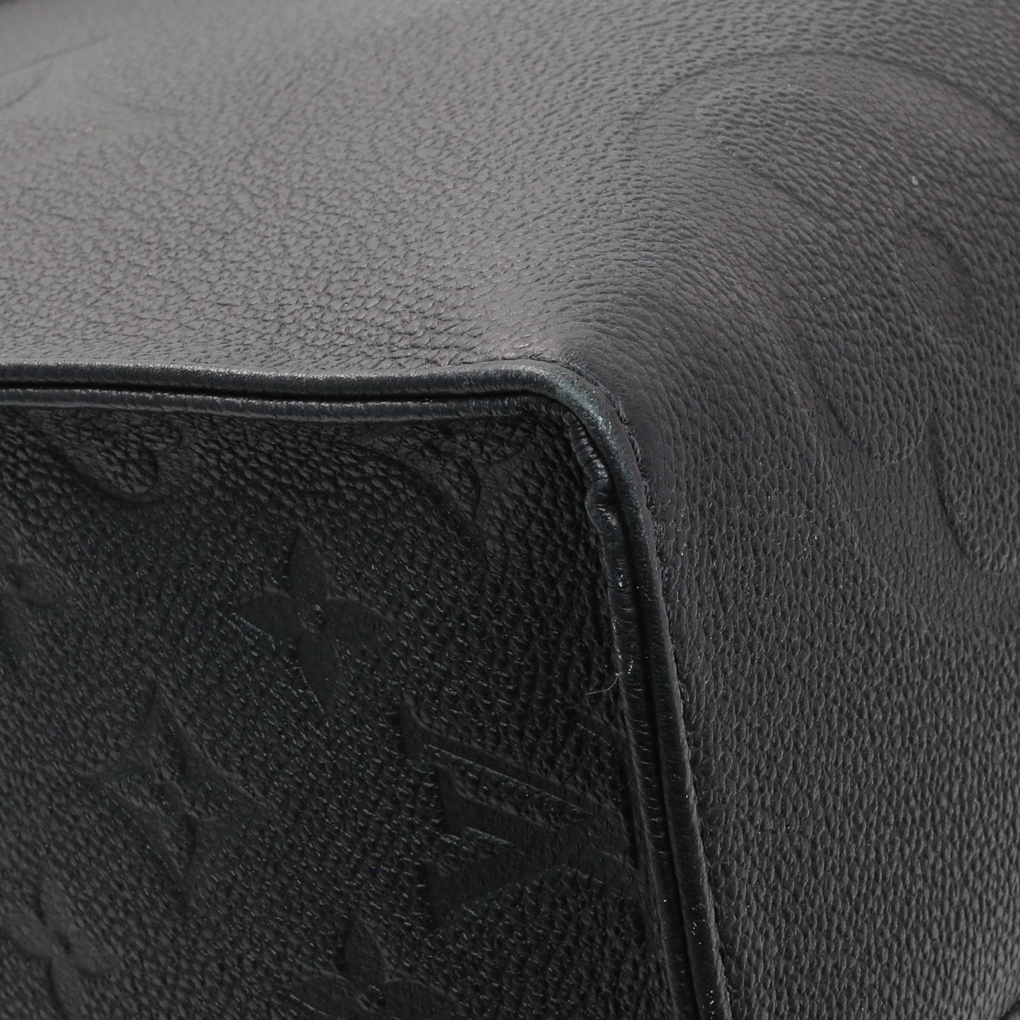 Exclusive Louis Vuitton Black Empreinte Onthego GM — Lifestyle View