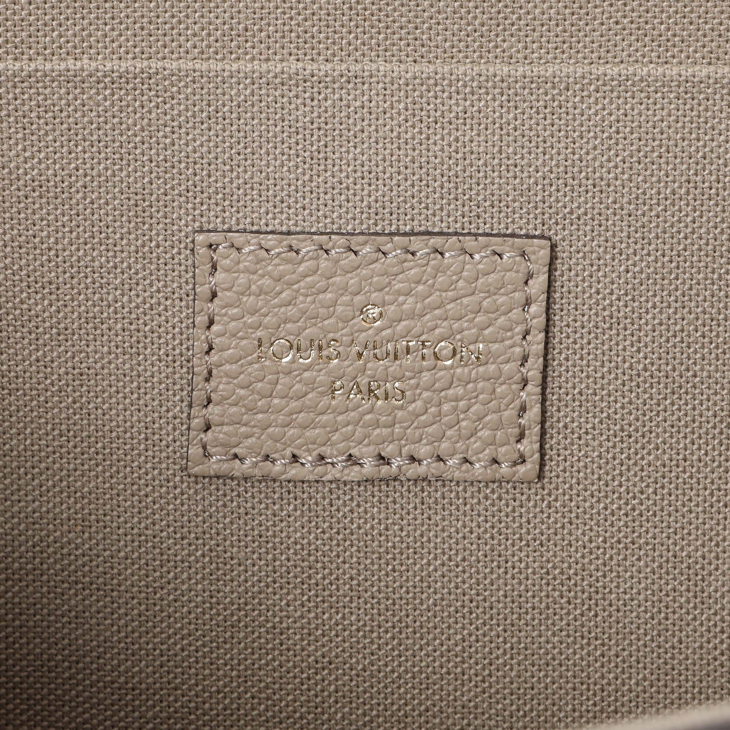 Exclusive Louis Vuitton Tourterelle Empreinte Pochette Felicie Chain Wallet — Lifestyle View