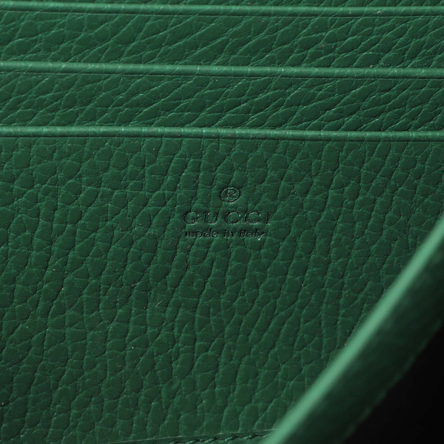 Exclusive Gucci Emerald Calfskin Mini Dionysus Chain Wallet — Detail View