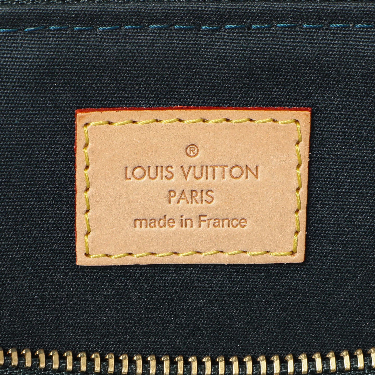 Exclusive Louis Vuitton Bleu Nuit Vernis Bellevue PM — Detail View