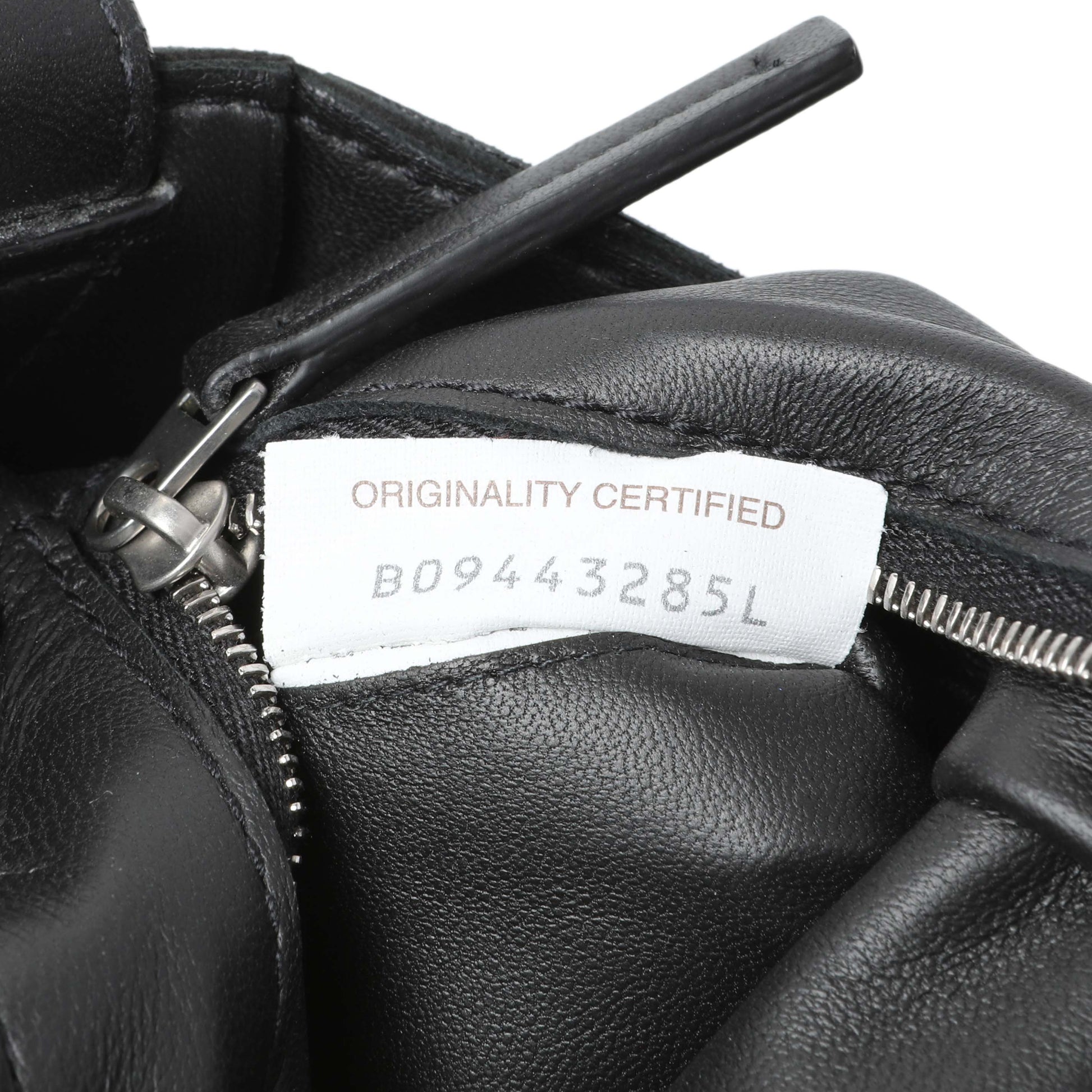 Exclusive Bottega Venetta Black Lambskin Maxi Intrecciato Cassette Crossbody Bag — Alternate View 7