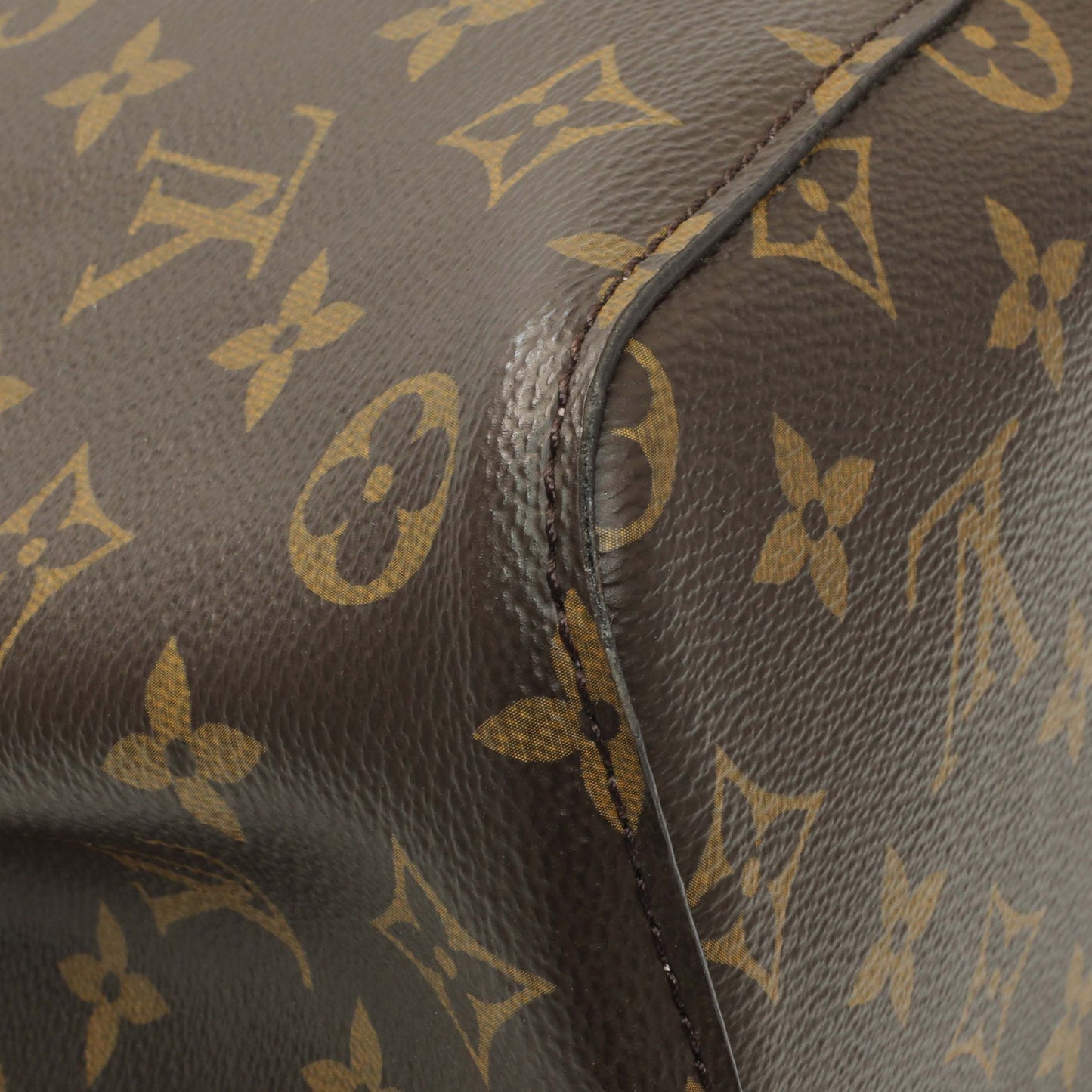 Exclusive Louis Vuitton Rose Poudre Monogram Neonoe MM — Lifestyle View