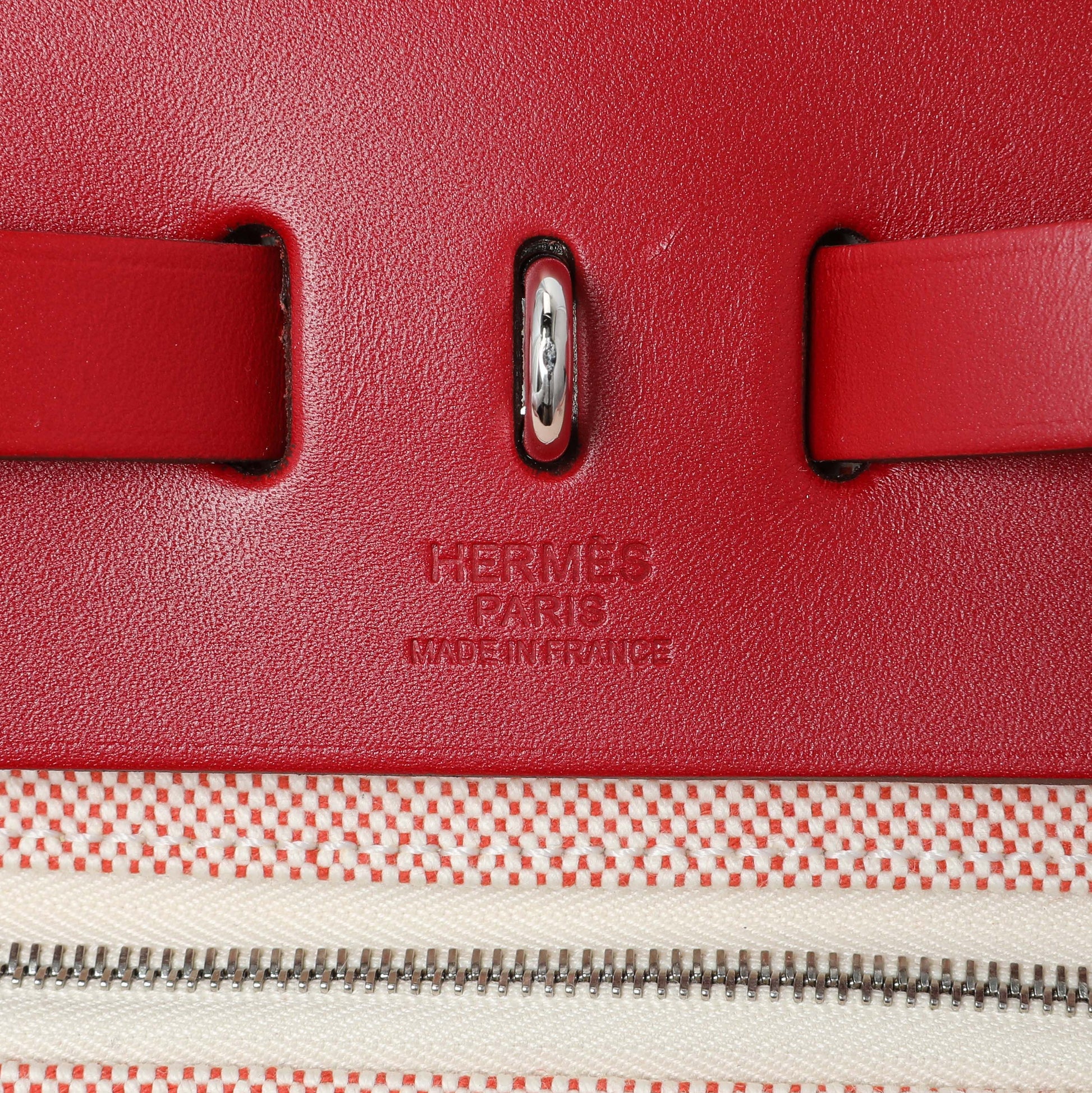 Exclusive Hermes Vache Hunter Rouge Piment Toile Pegase Pop Herbag Zip Retourne 31 PM — Detail View