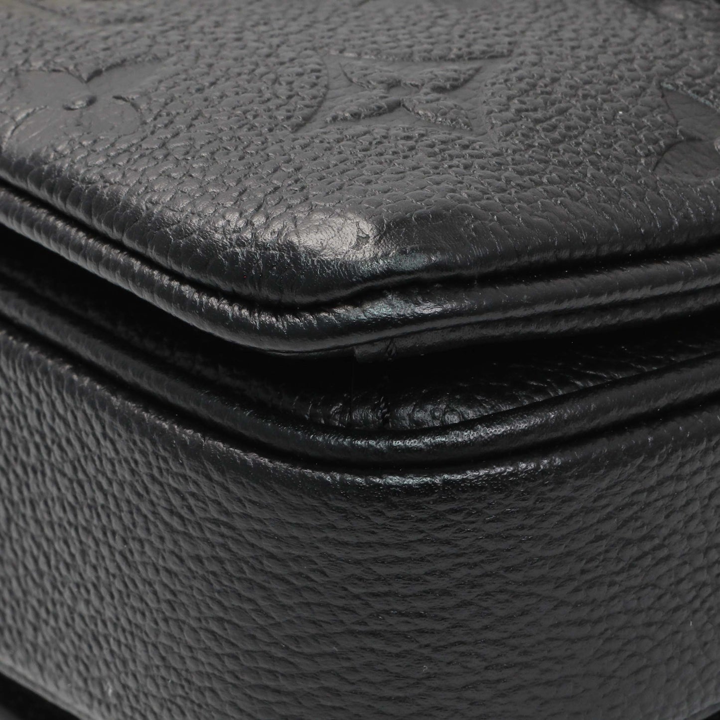 Exclusive Louis Vuitton Black Empreinte Pochette Metis East West — Detail View