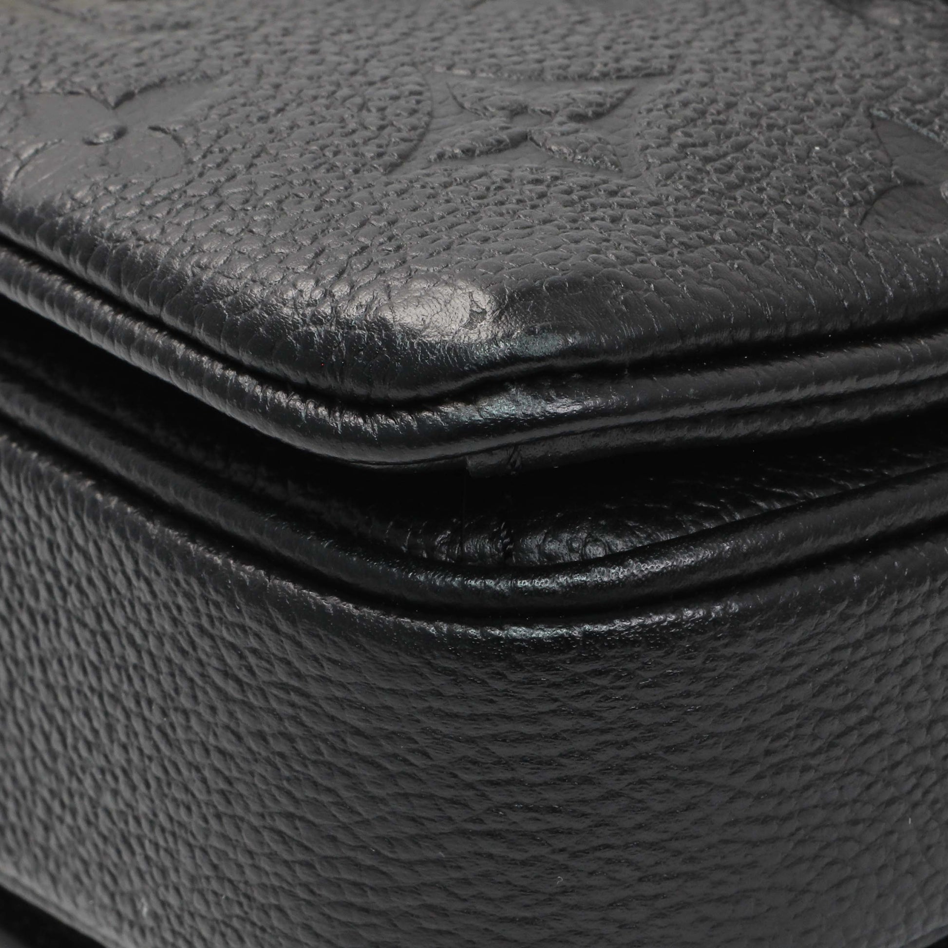 Exclusive Louis Vuitton Black Empreinte Pochette Metis East West — Detail View