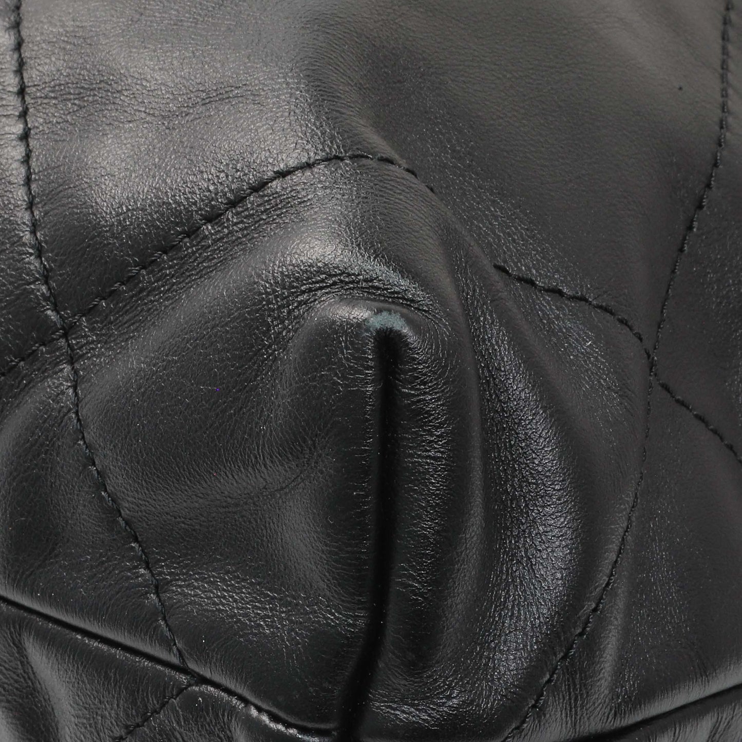 Exclusive Chanel Black Shiny Calfskin Quilted Small Chanel 22 — Alternate View 7