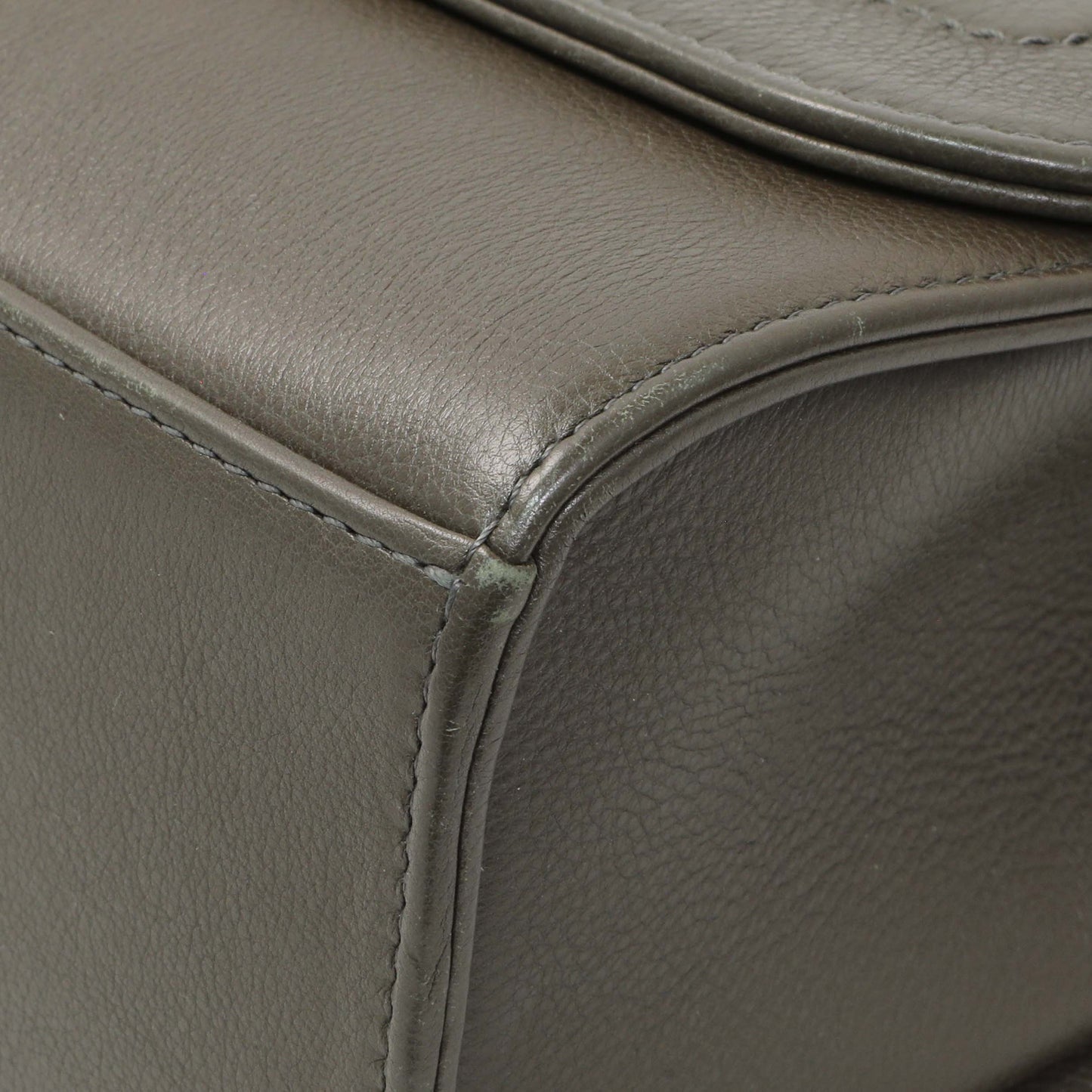 Exclusive Chanel Khaki Grained Calfskin Quilted Medium Label Click Flap — Detail View