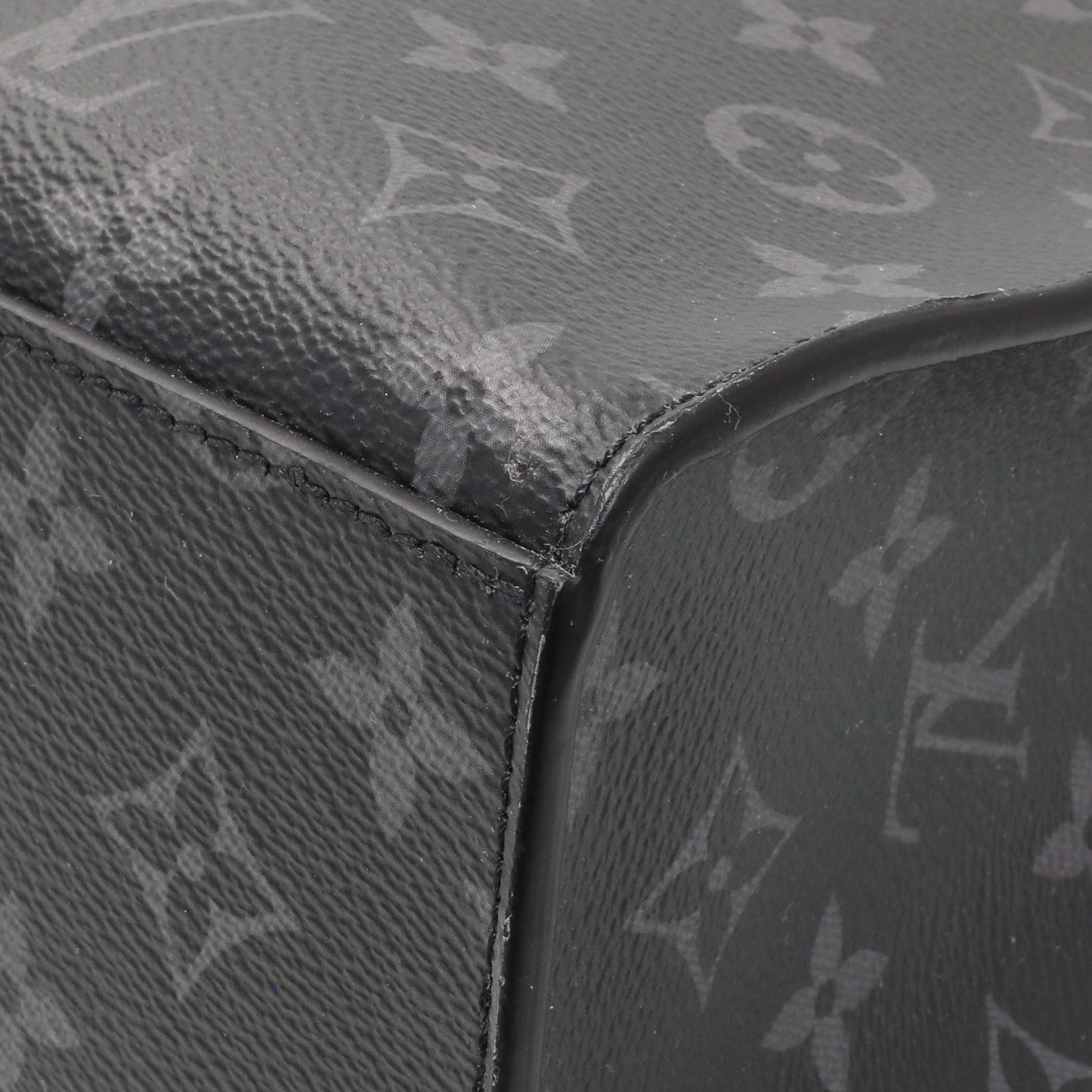 Exclusive Louis Vuitton Monogram Eclipse Sac Plat Horizontal Zipper — Detail View