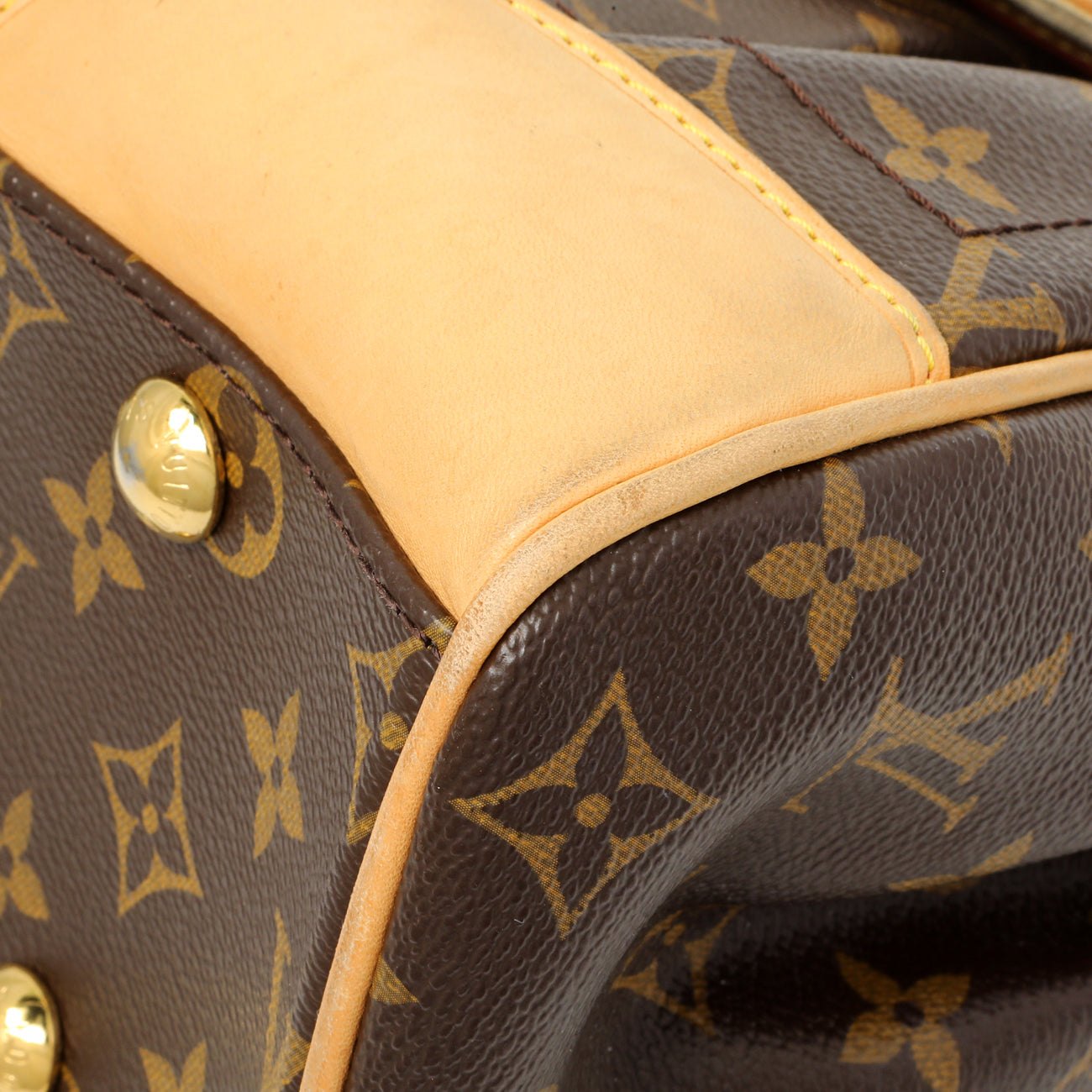 Exclusive Louis Vuitton Monogram Beverly MM — Detail View