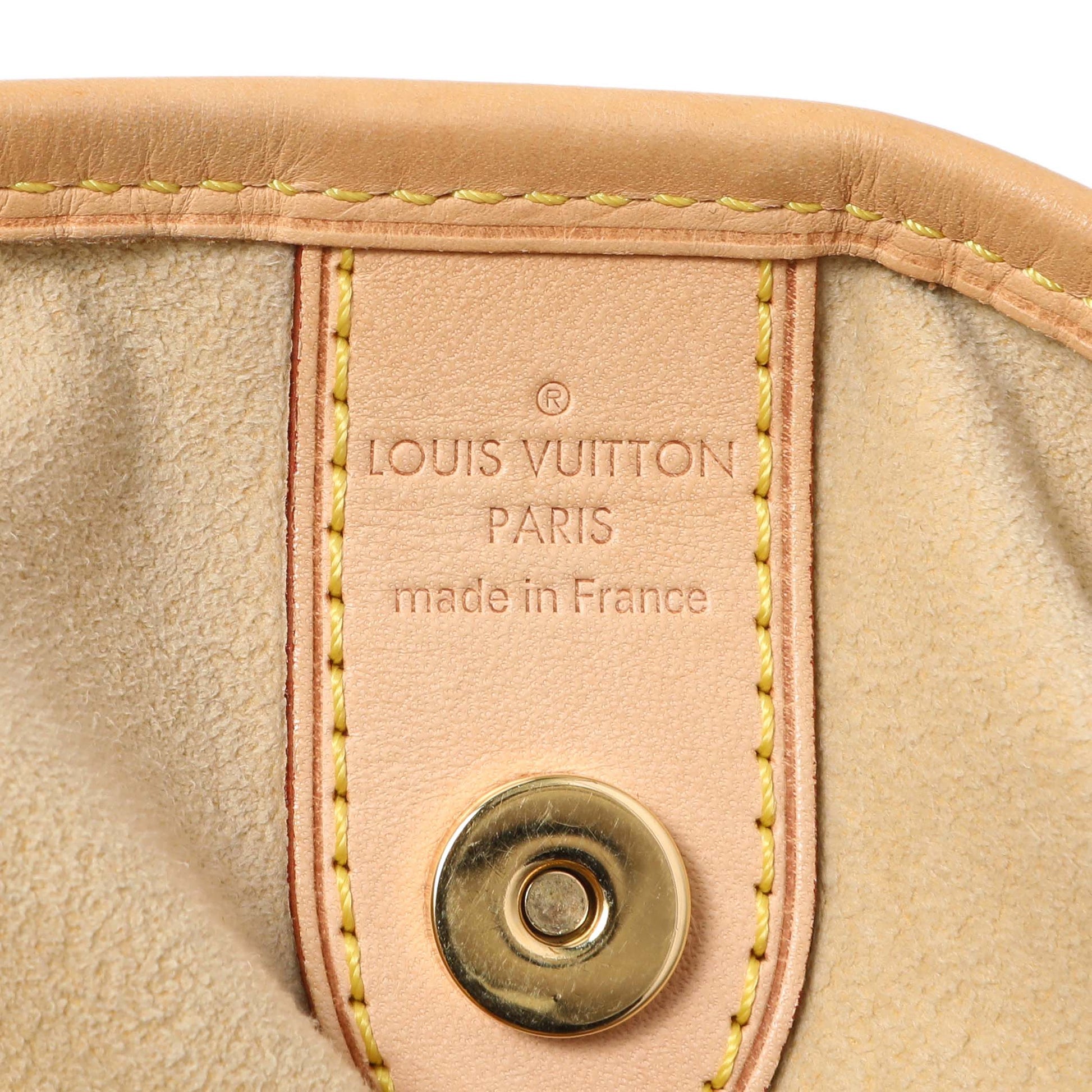 Exclusive Louis Vuitton Damier Azur Galliera GM — Detail View