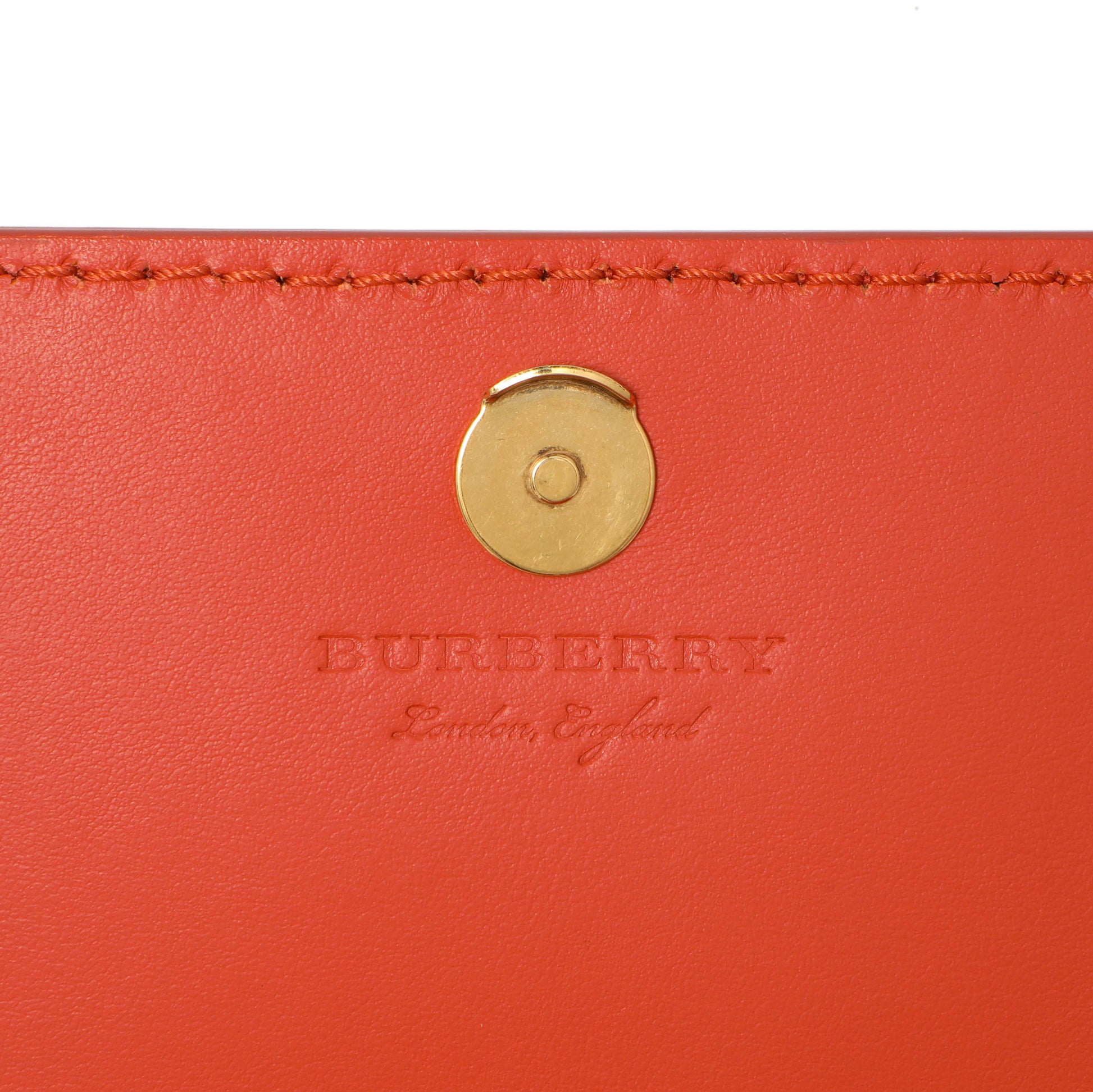 Exclusive Burberry Orange Pebbled Leather Hampshire Wallet On Chain — Detail View