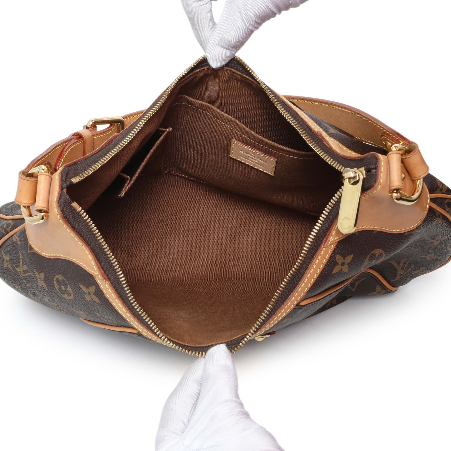 Exclusive Louis Vuitton Monogram Thames GM — Top View