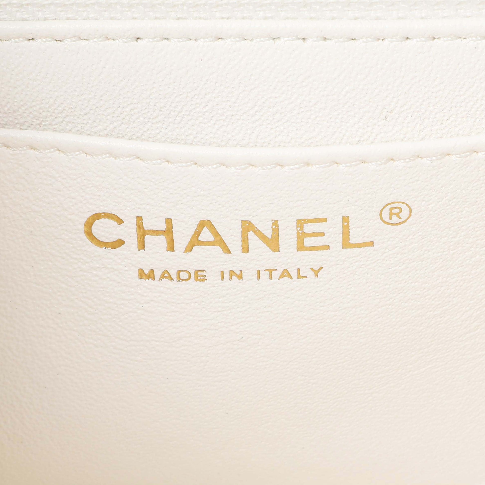 Exclusive Chanel White Quilted Aged Calfskin 2.55 Reissue Flap 224 — Detail View