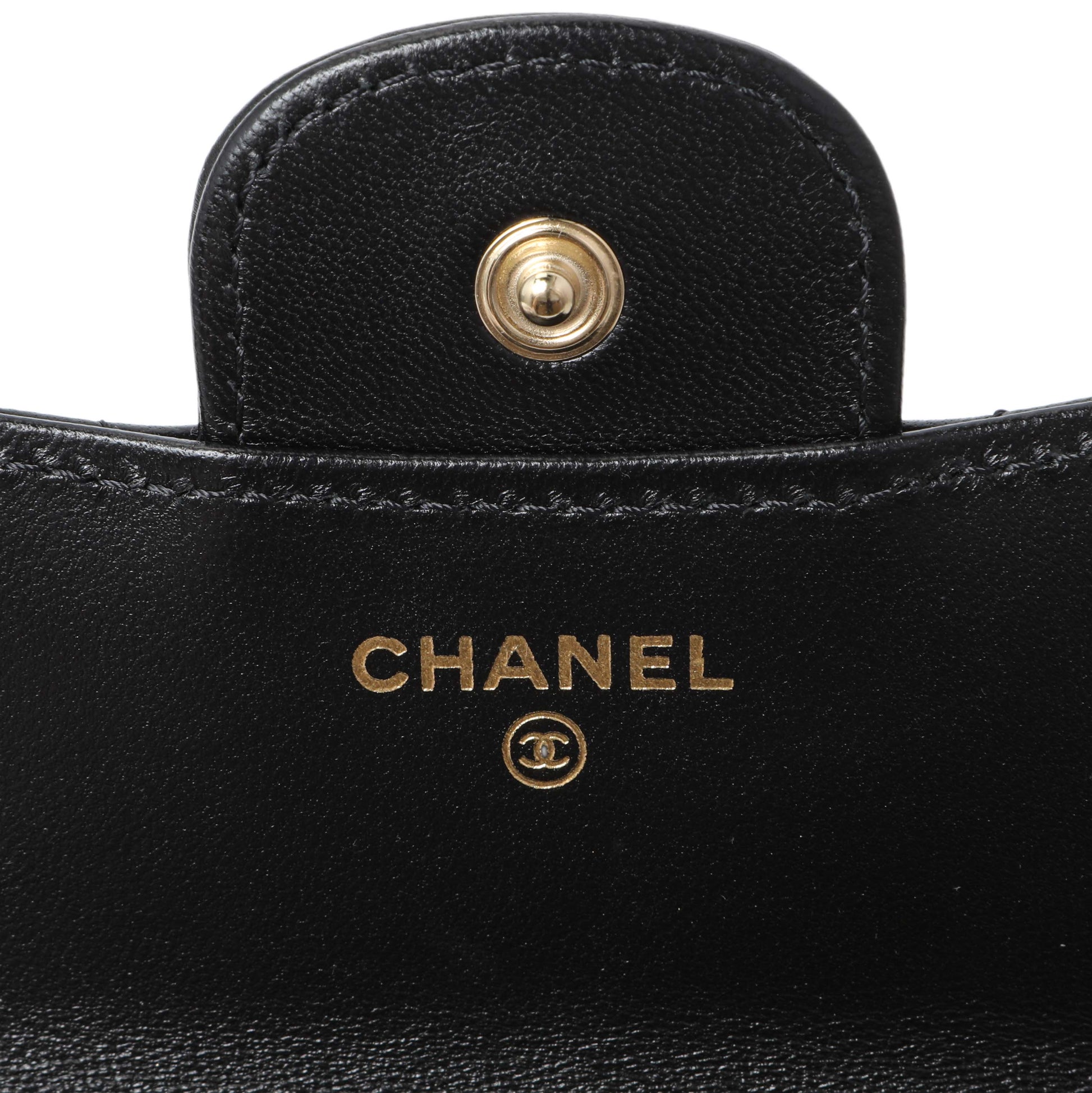 Exclusive Chanel Black Lambskin Top Handle Flap Coin Purse With Chain — Detail View
