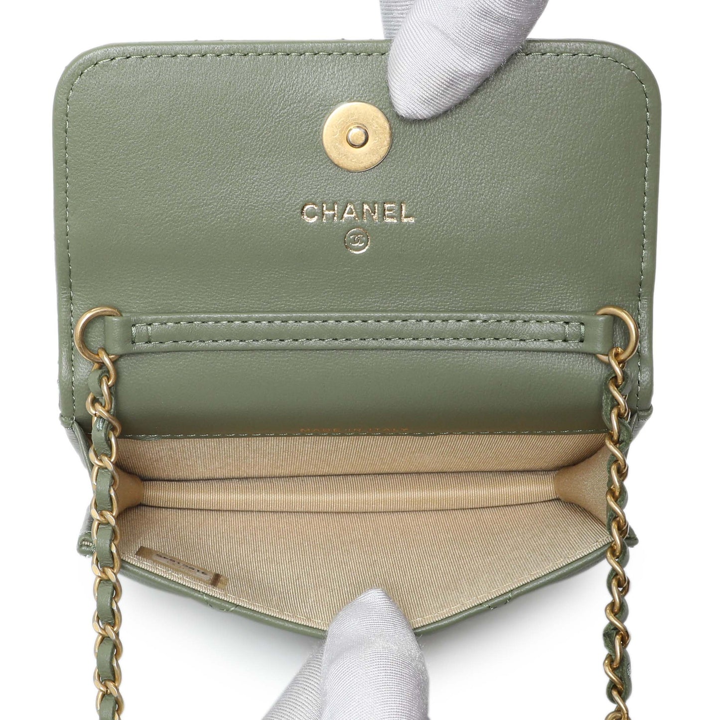 Exclusive Chanel Green Quilted Lambskin Pearl Crush Clutch With Chain — Top View