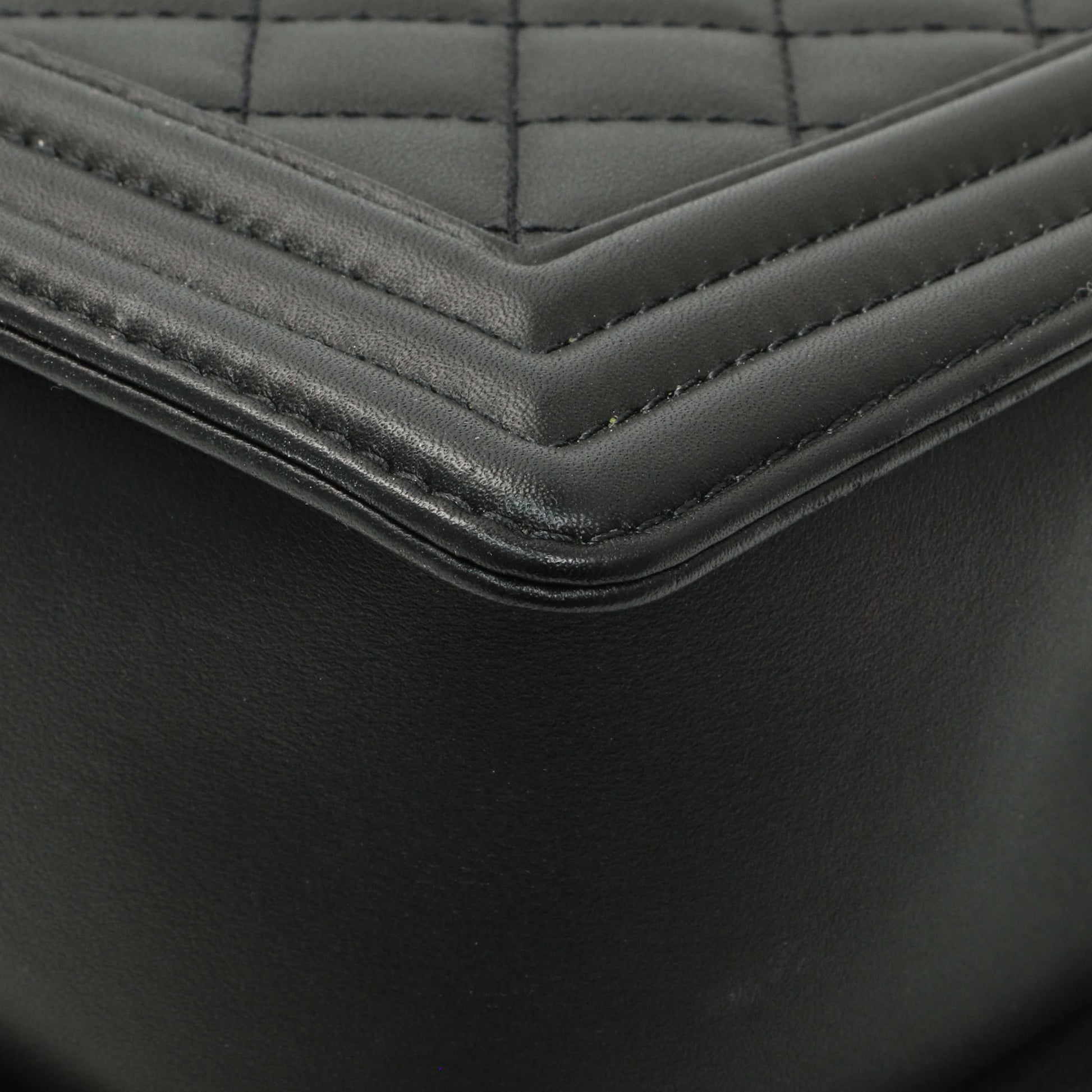 Exclusive Chanel Black Quilted Calfskin New Medium Boy Flap — Alternate View 7