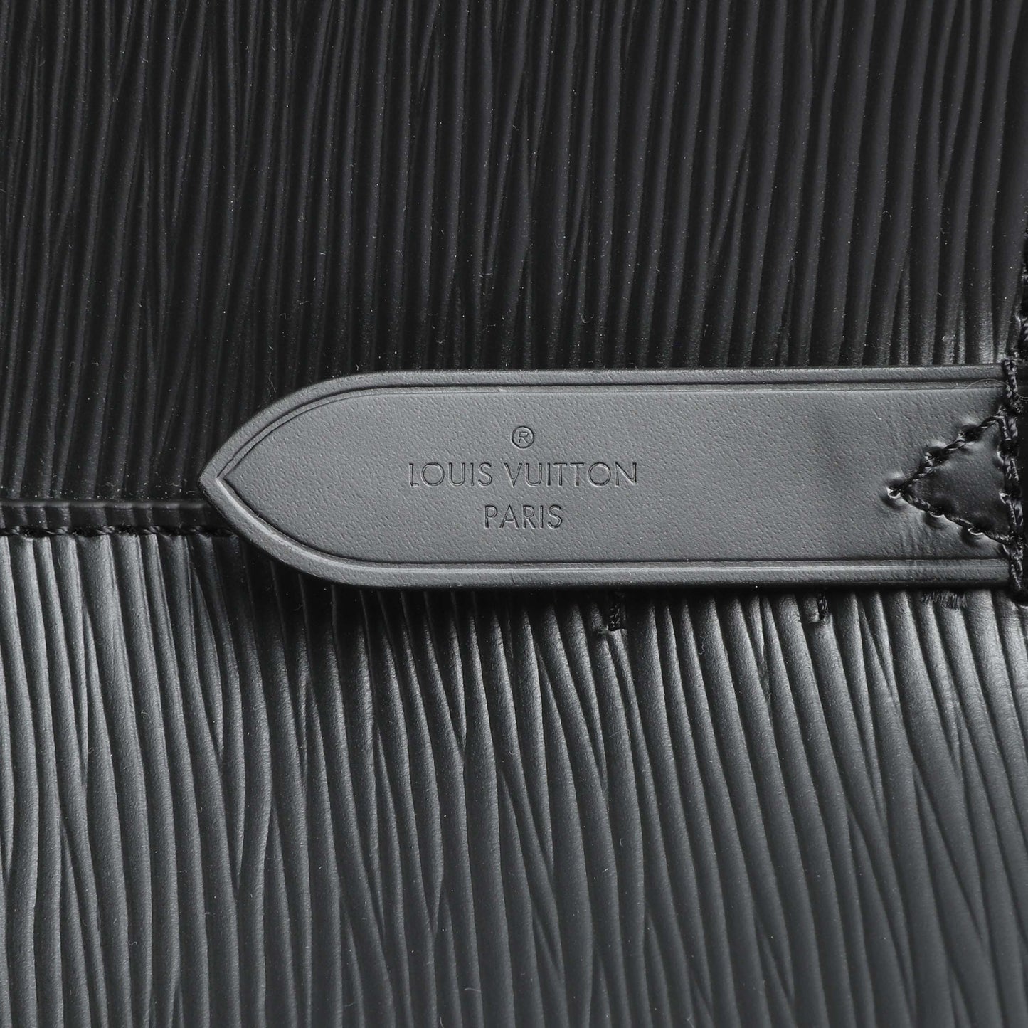 Exclusive Louis Vuitton Black Epi Neonoe MM — Detail View
