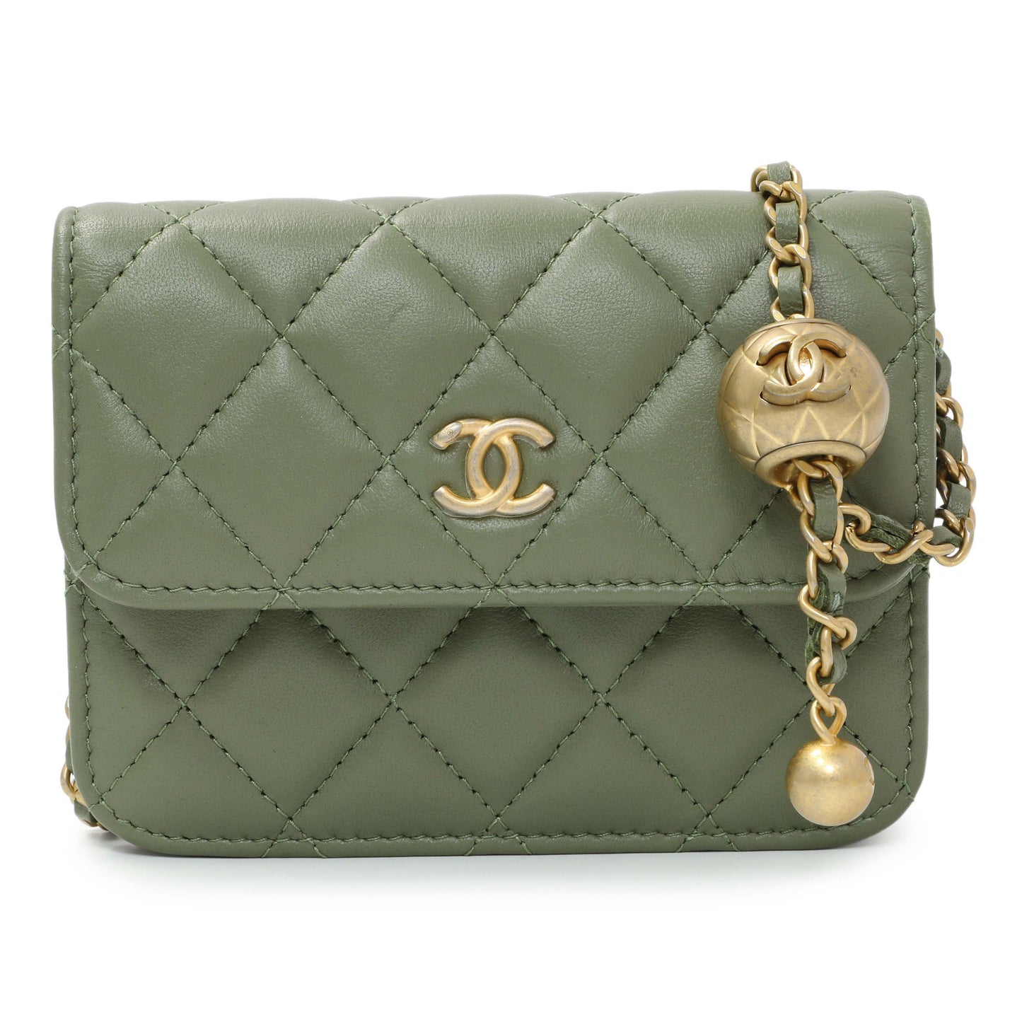 Exclusive Chanel Green Quilted Lambskin Pearl Crush Clutch With Chain — Front View