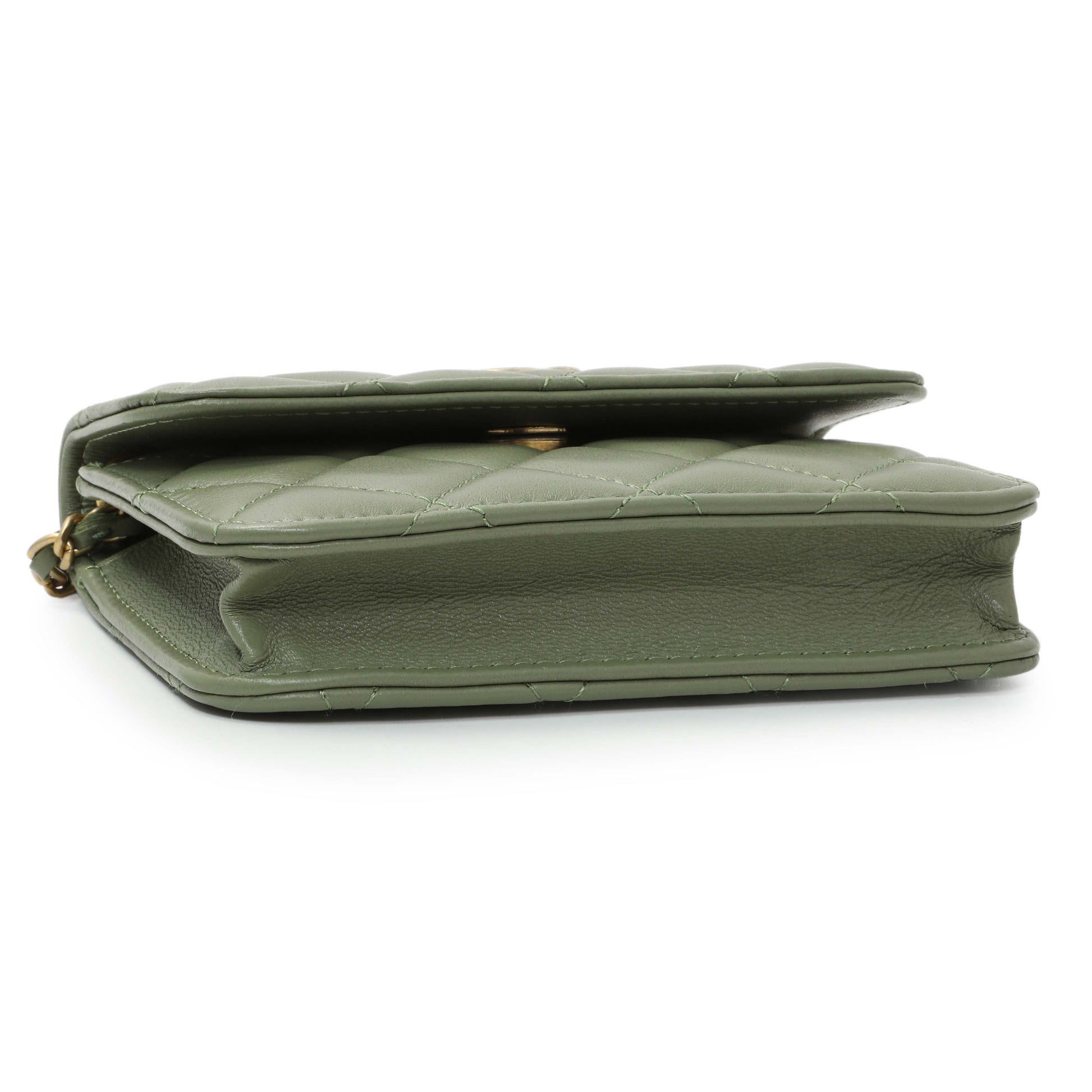 Exclusive Chanel Green Quilted Lambskin Pearl Crush Clutch With Chain — Back View