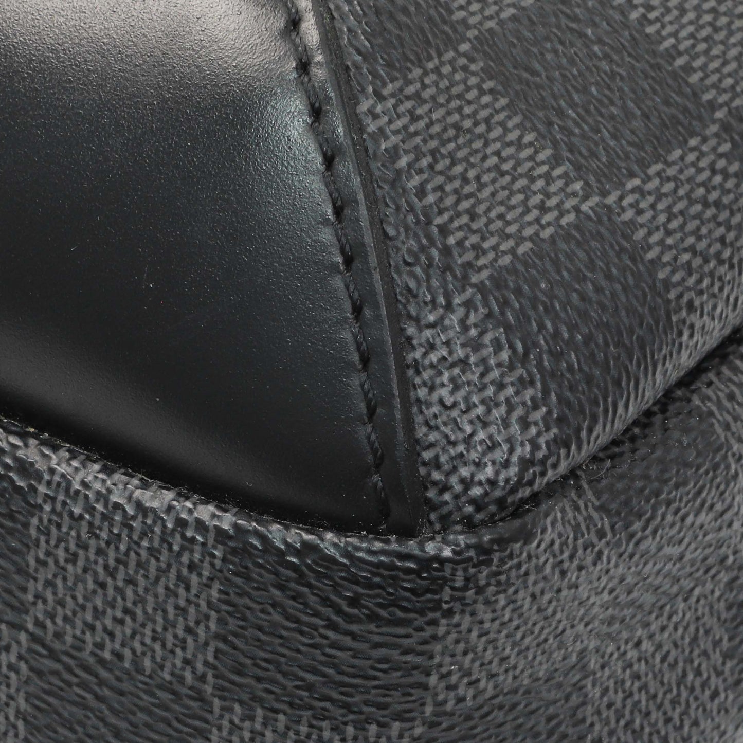 Exclusive Louis Vuitton Damier Graphite Avenue Sling — Detail View
