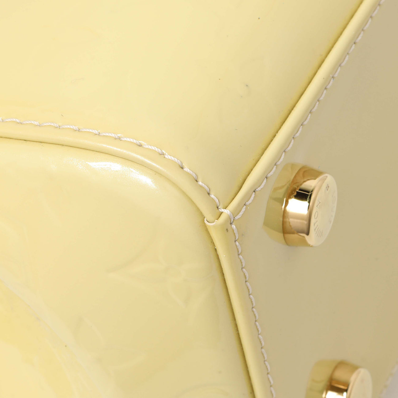 Exclusive Louis Vuitton Blanc Corail Vernis Brea MM — Top View