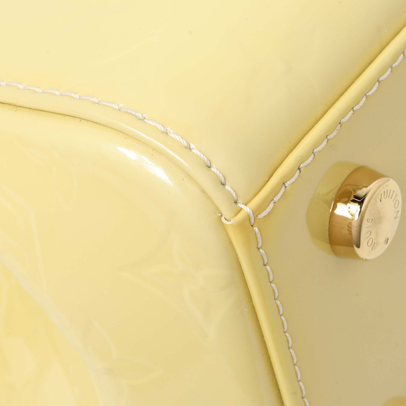 Exclusive Louis Vuitton Blanc Corail Vernis Brea MM — Lifestyle View