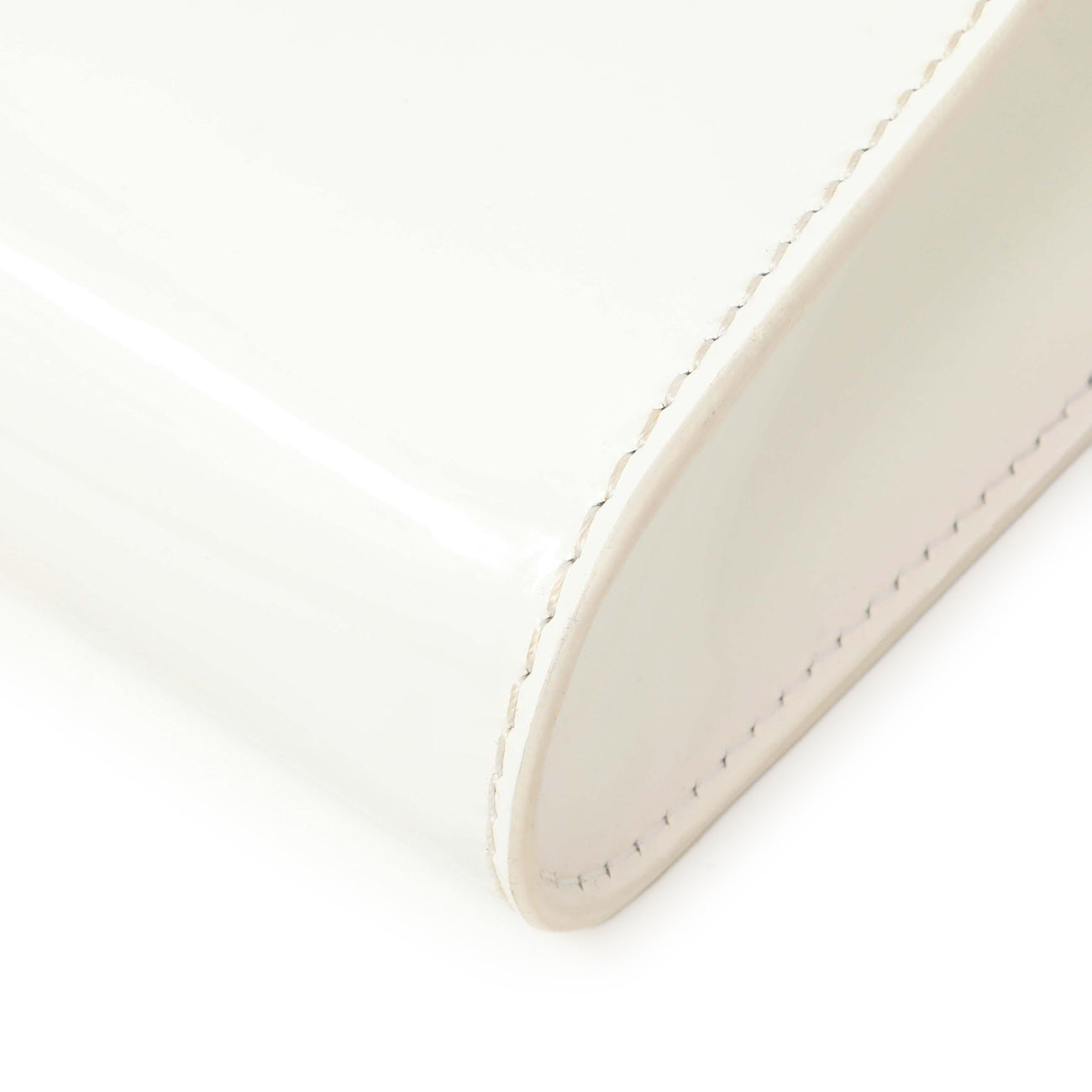 Exclusive Christian Louboutin White Patent Vero Dodat Clutch — Detail View