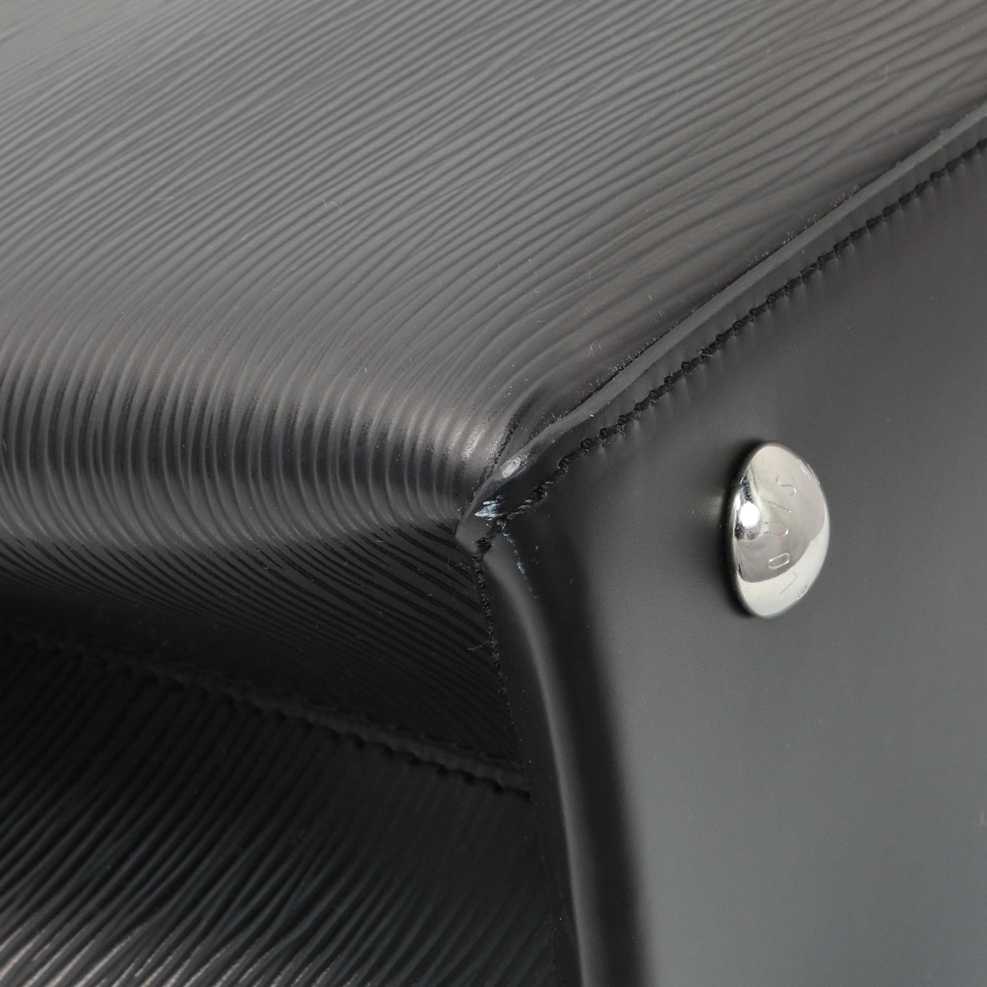 Exclusive Louis Vuitton Black Epi Kleber PM — Top View