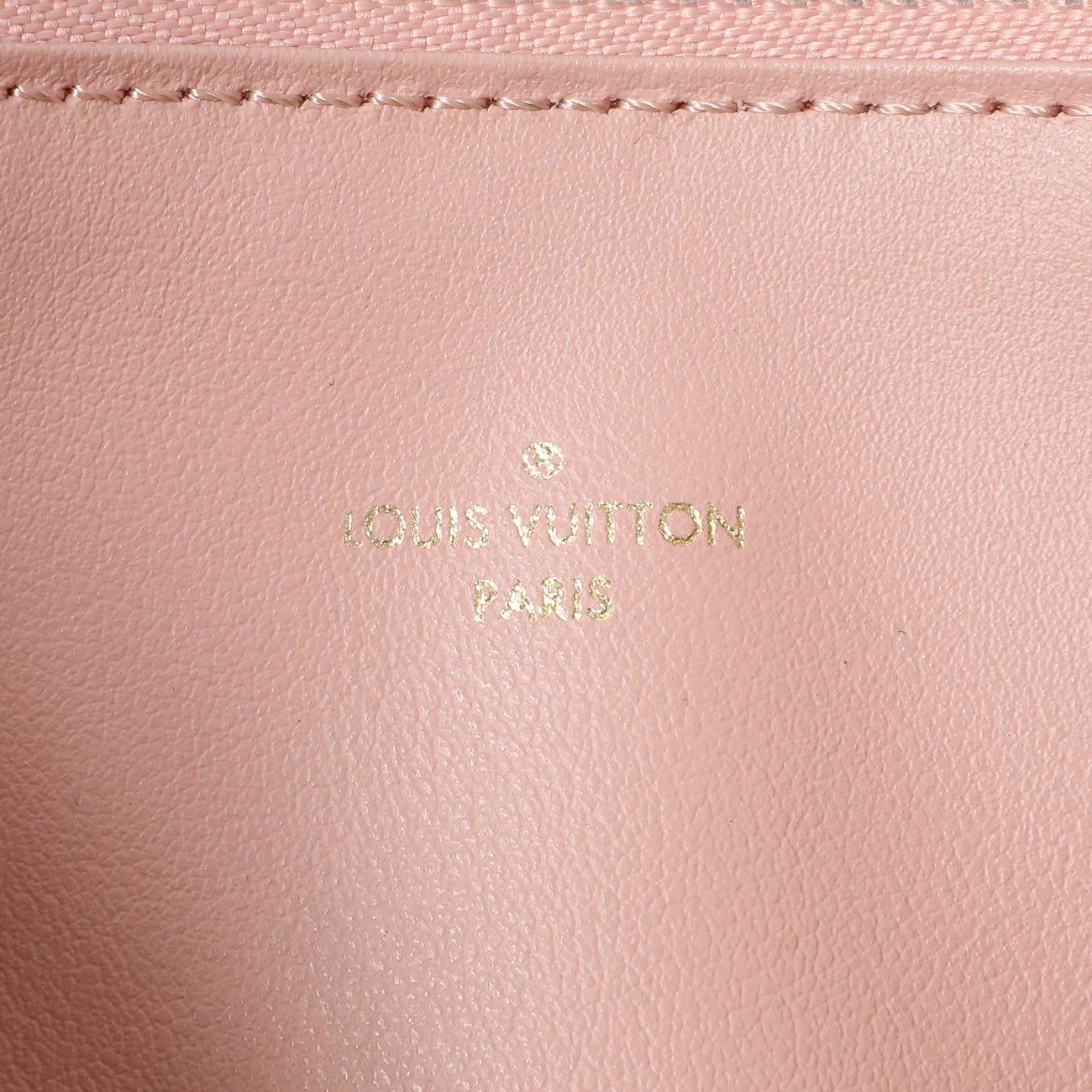 Exclusive Louis Vuitton Rose Poudre Empreinte Felicie Chain Wallet Zippered Insert — Detail View