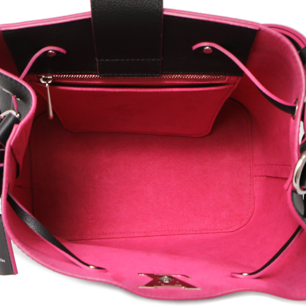 Exclusive Louis Vuitton Noir Lockme Bucket — Top View