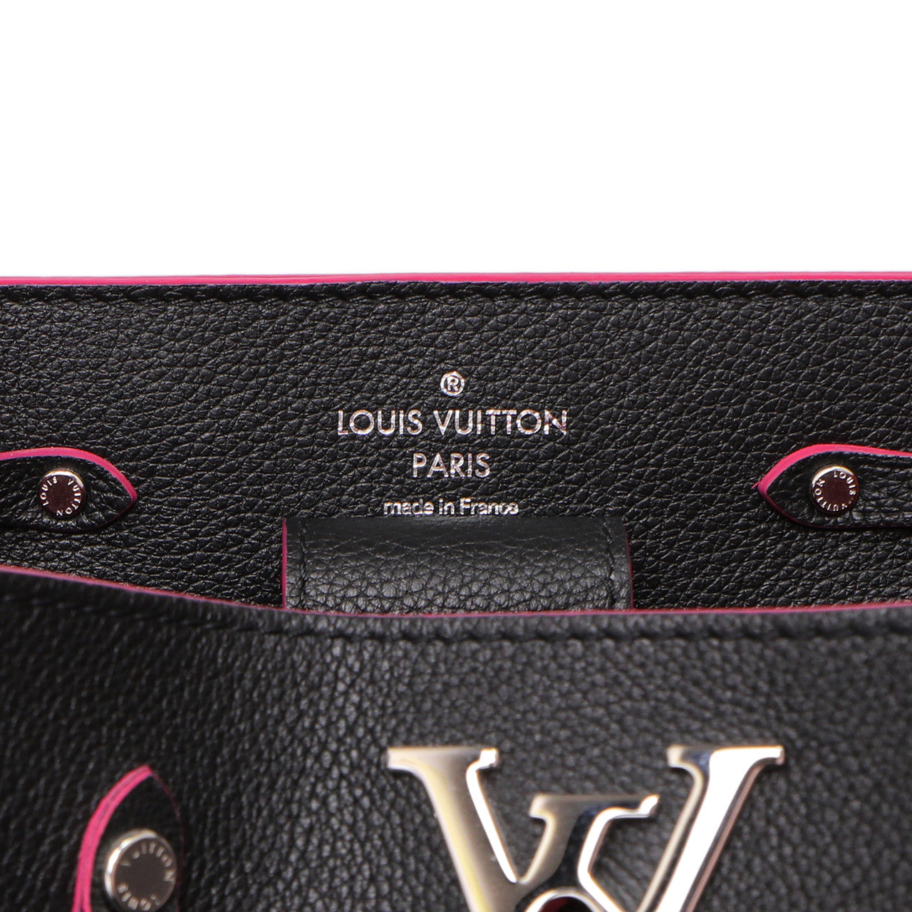 Exclusive Louis Vuitton Noir Lockme Bucket — Detail View