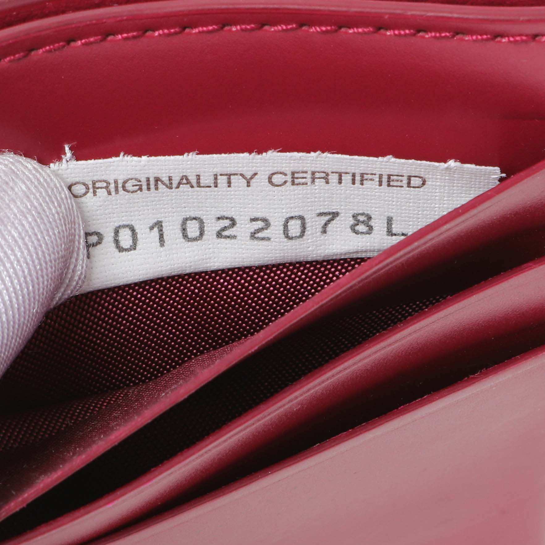Exclusive Bottega Veneta Smooth Calfskin Cardholder — Lifestyle View