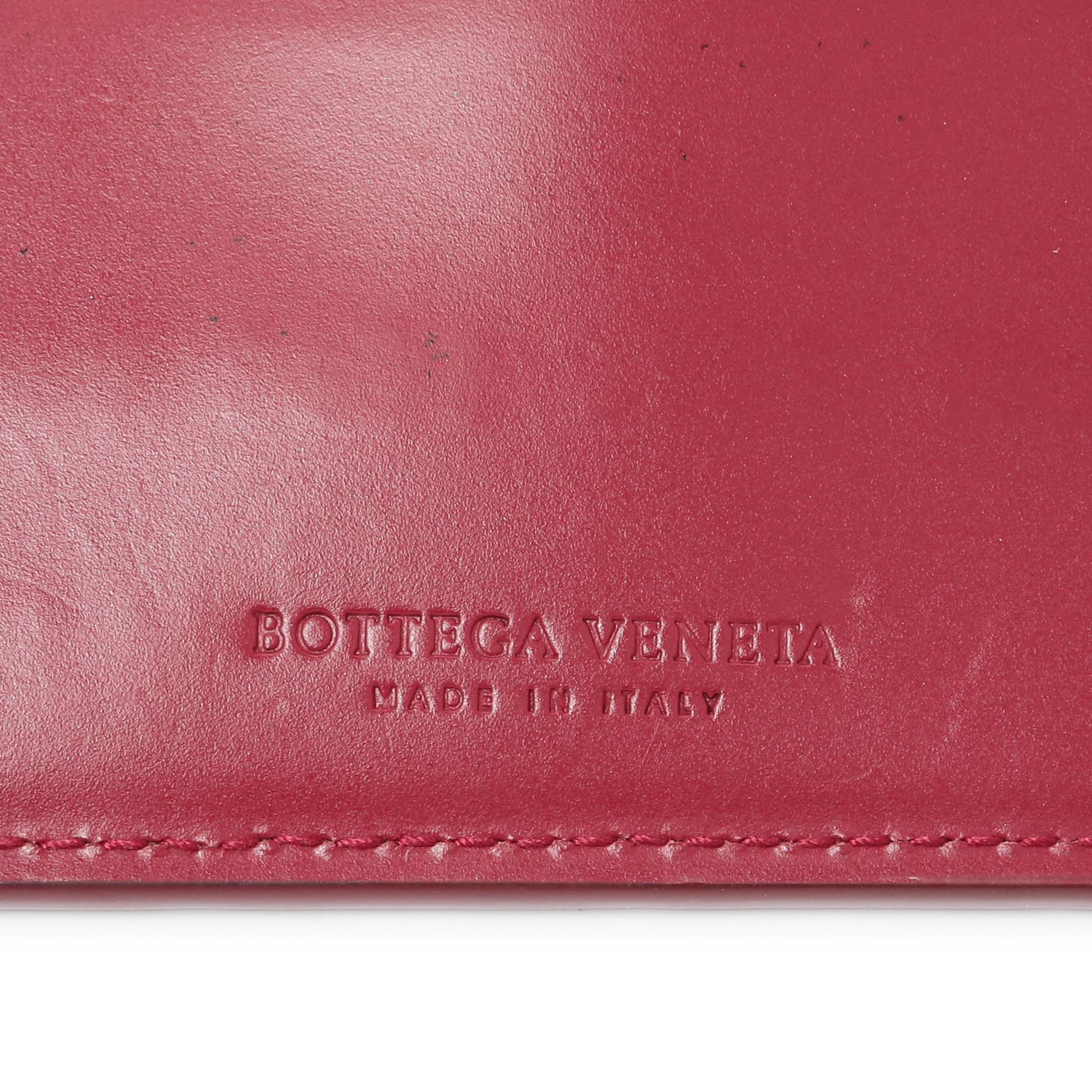 Exclusive Bottega Veneta Smooth Calfskin Cardholder — Detail View