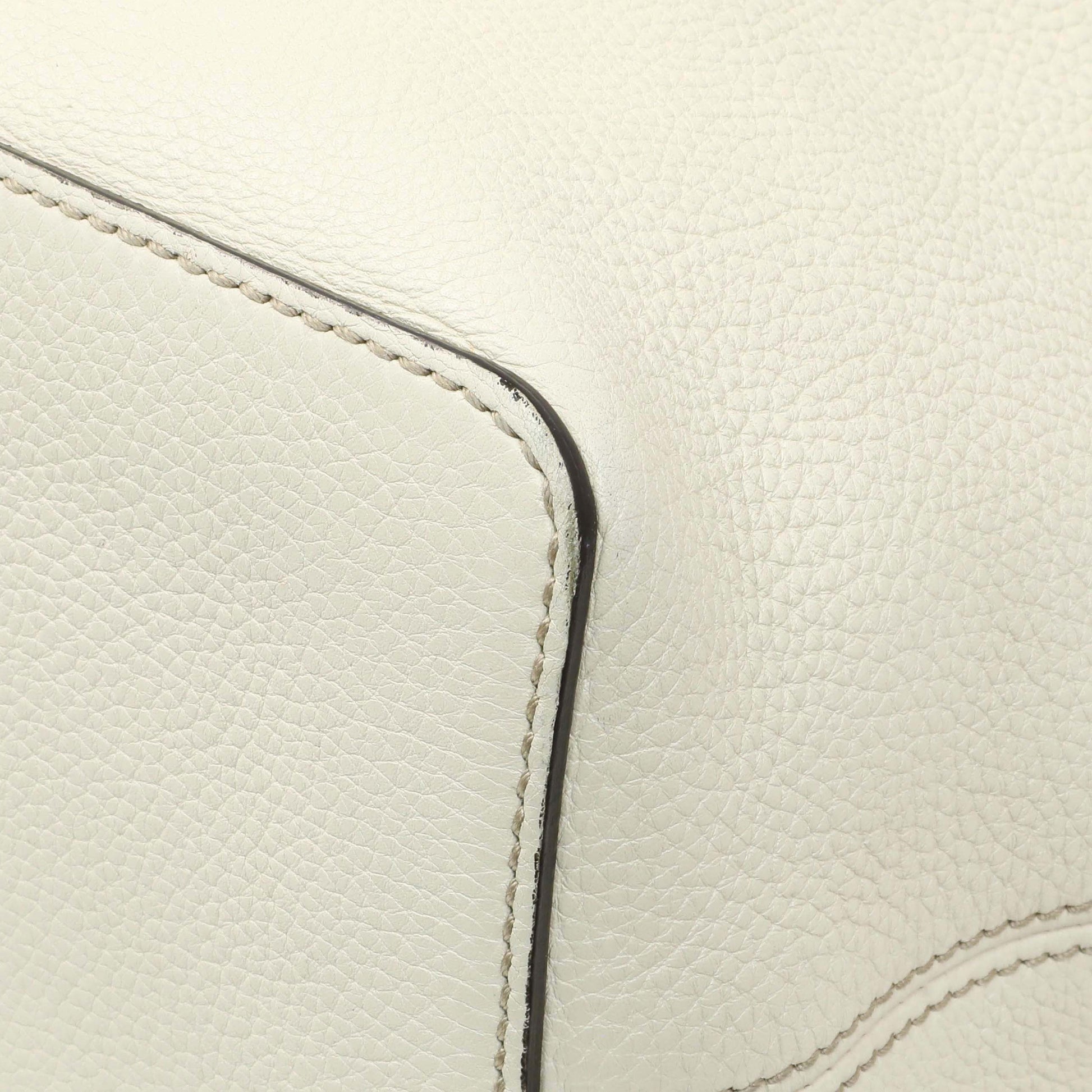 Exclusive Gucci Ivory Soho Pebbled Leather Hobo Shoulder Bag — Detail View
