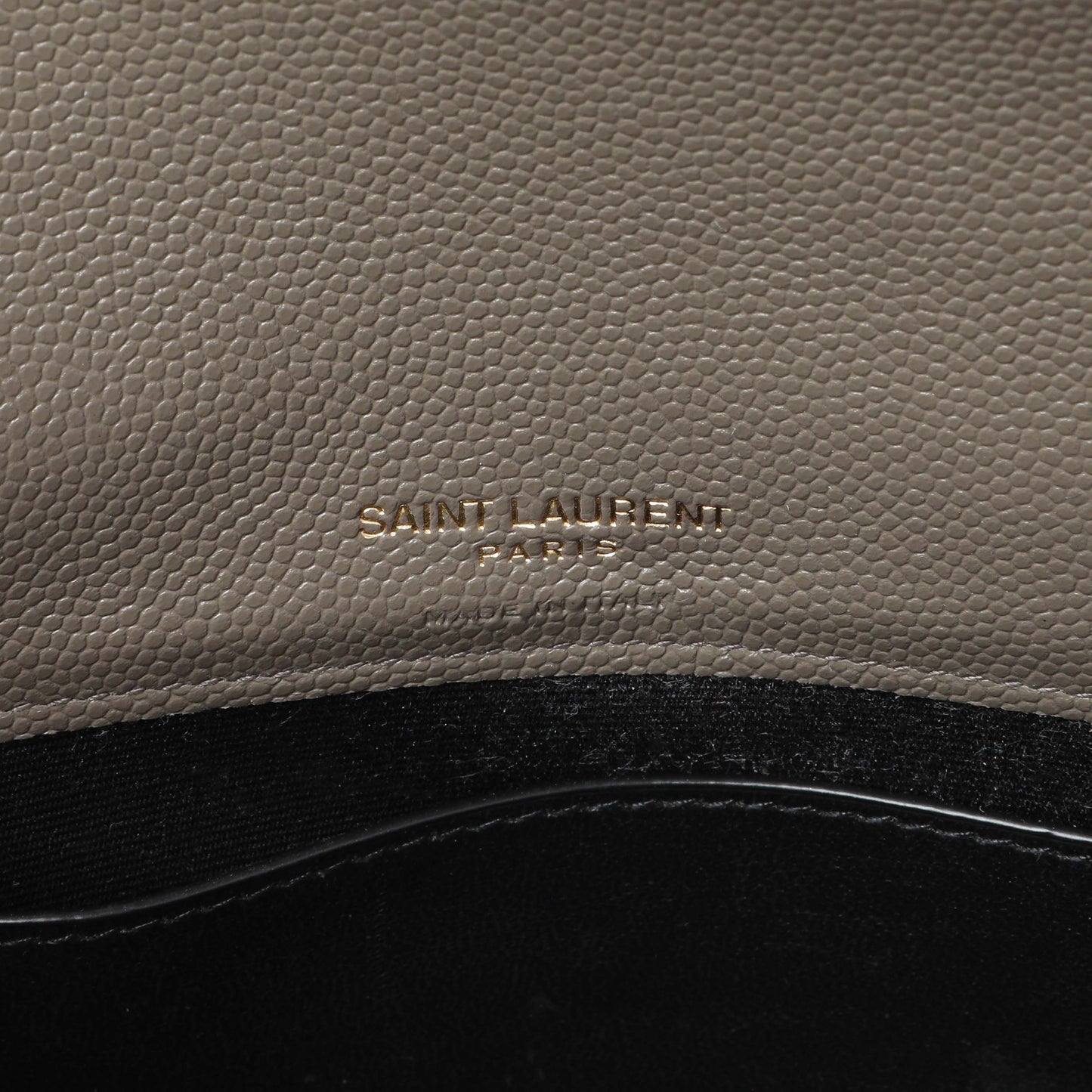 Exclusive Saint Laurent Taupe Grey Grain De Poudre Envelope Chain Wallet — Detail View