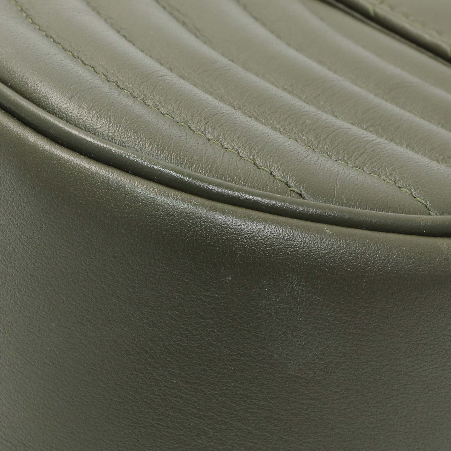 Exclusive Louis Vuitton Calfskin New Wave Chain MM — Lifestyle View