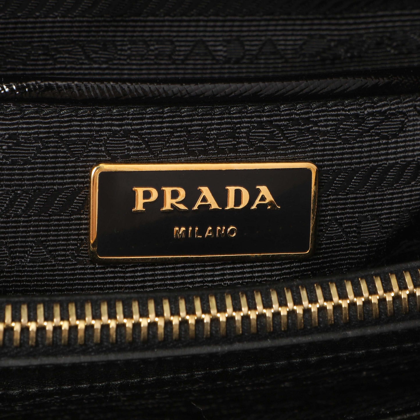 Exclusive Prada Black Saffiano Vernice Promenade Tote — Detail View