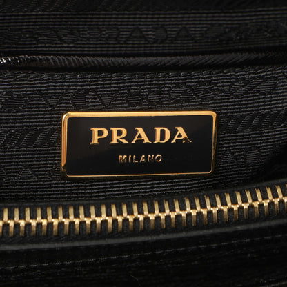Exclusive Prada Black Saffiano Vernice Promenade Tote — Detail View