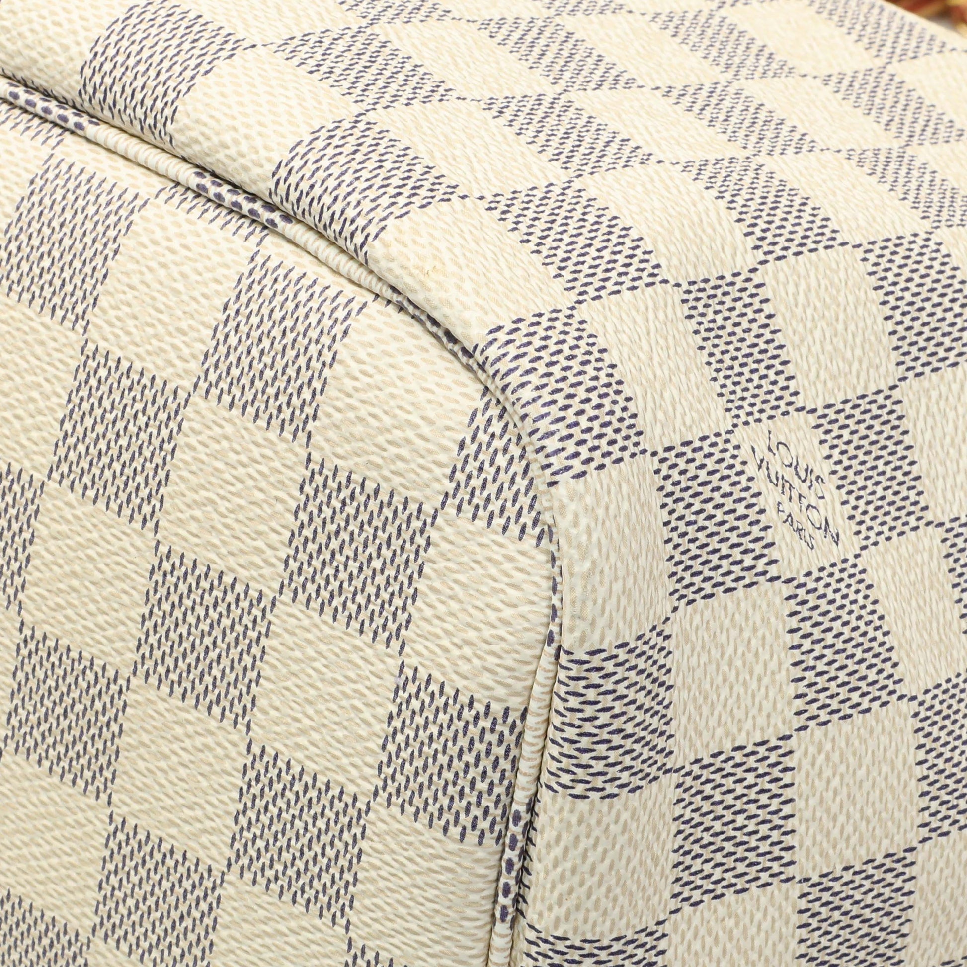 Exclusive Louis Vuitton Damier Azur Neverfull MM — Detail View