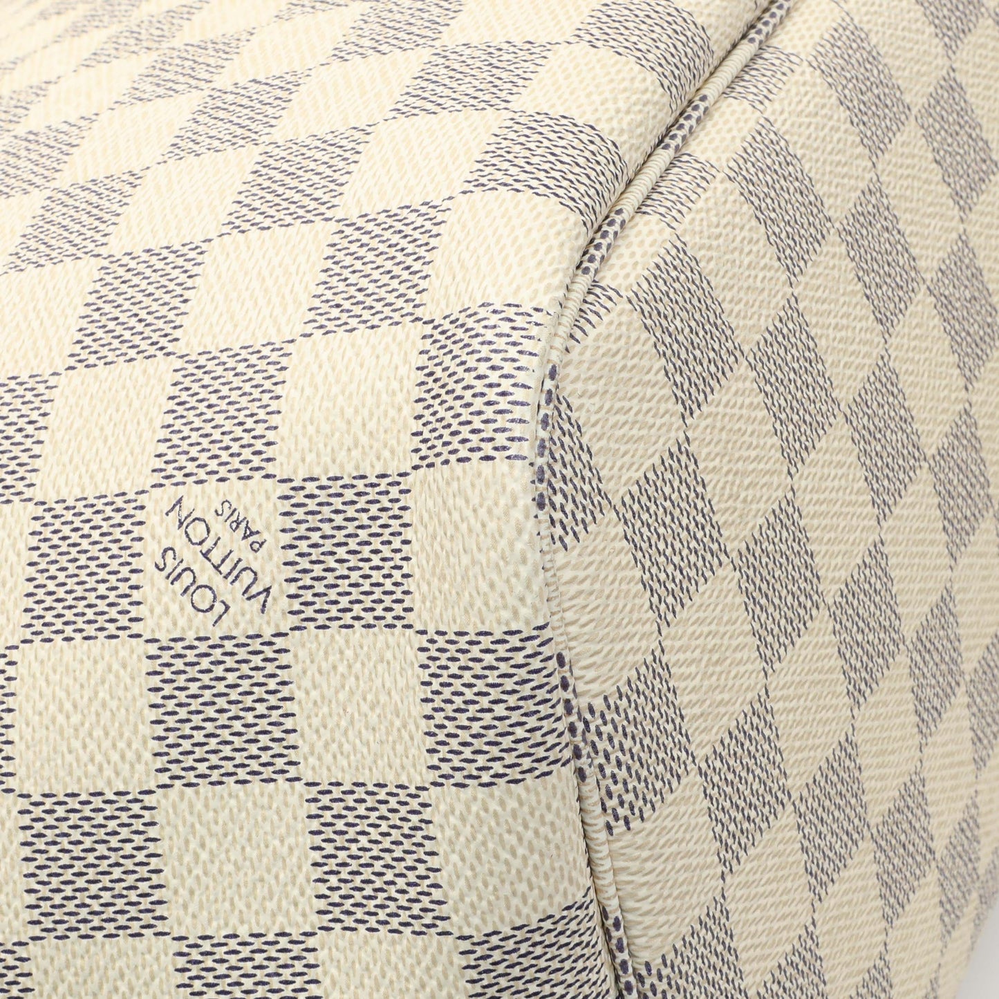 Exclusive Louis Vuitton Damier Azur Neverfull MM — Lifestyle View