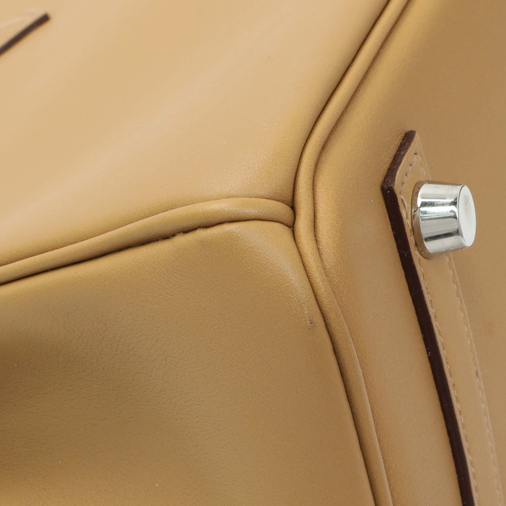Exclusive Hermes Biscuit Swift In And Out Birkin 25 — Lifestyle View