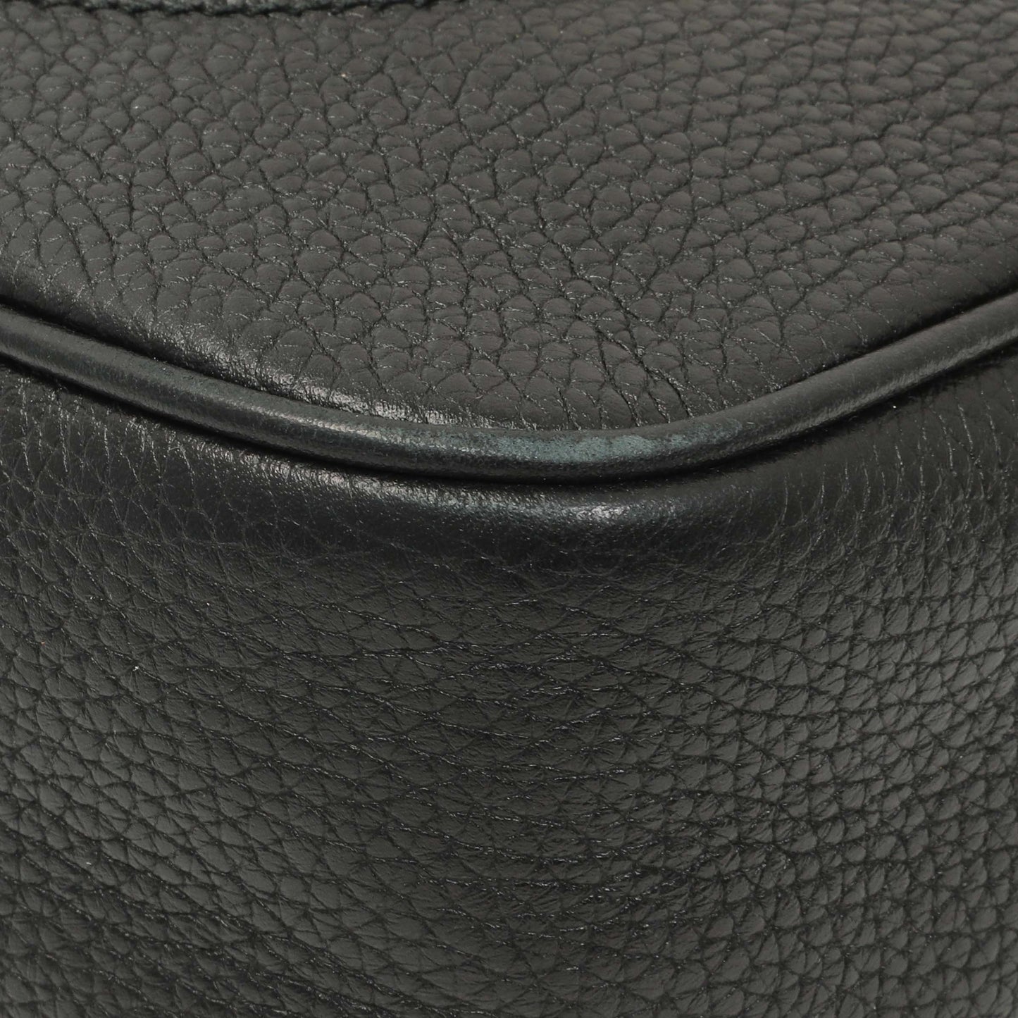 Exclusive Gucci Black Pebbled Calfskin Small Soho Disco Bag — Detail View