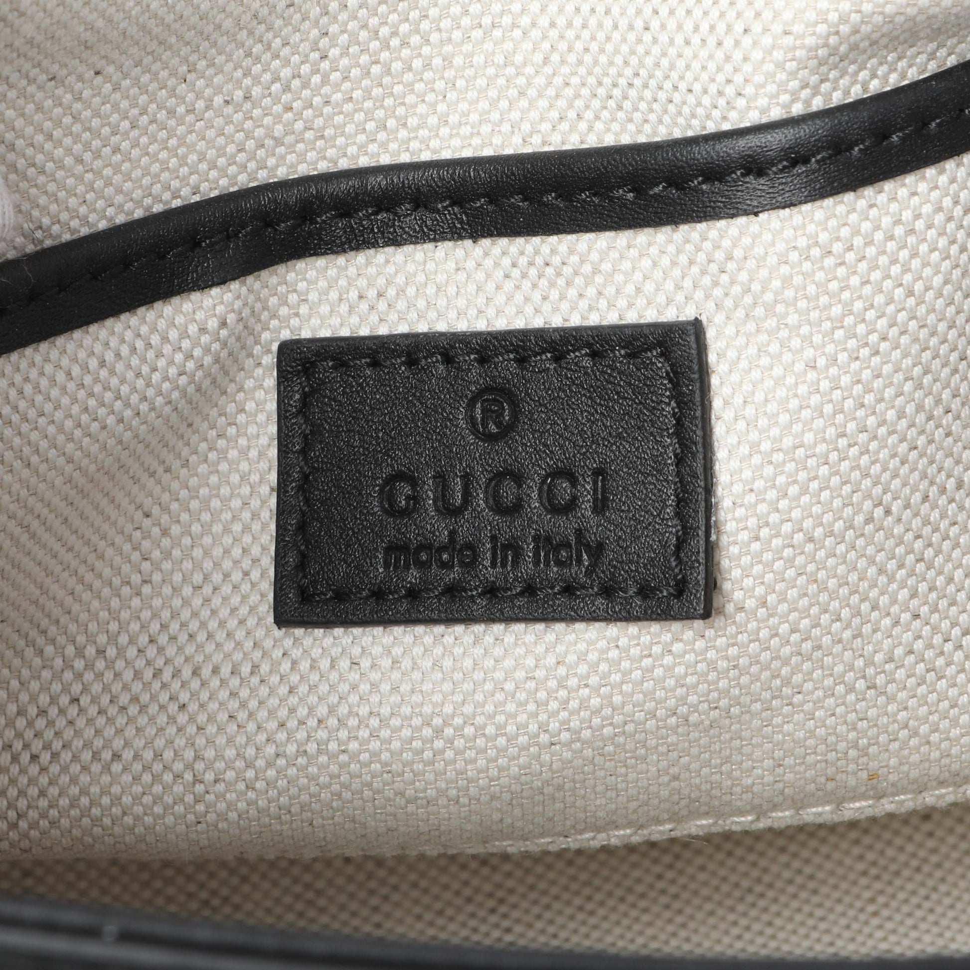 Exclusive Gucci Black Arabella Calfskin Horsebit 1955 Soft Small Shoulder Bag — Detail View