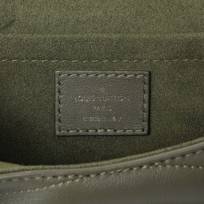 Exclusive Louis Vuitton Calfskin New Wave Chain MM — Alternate View 8