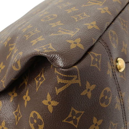 Exclusive Louis Vuitton Monogram Artsy MM — Lifestyle View