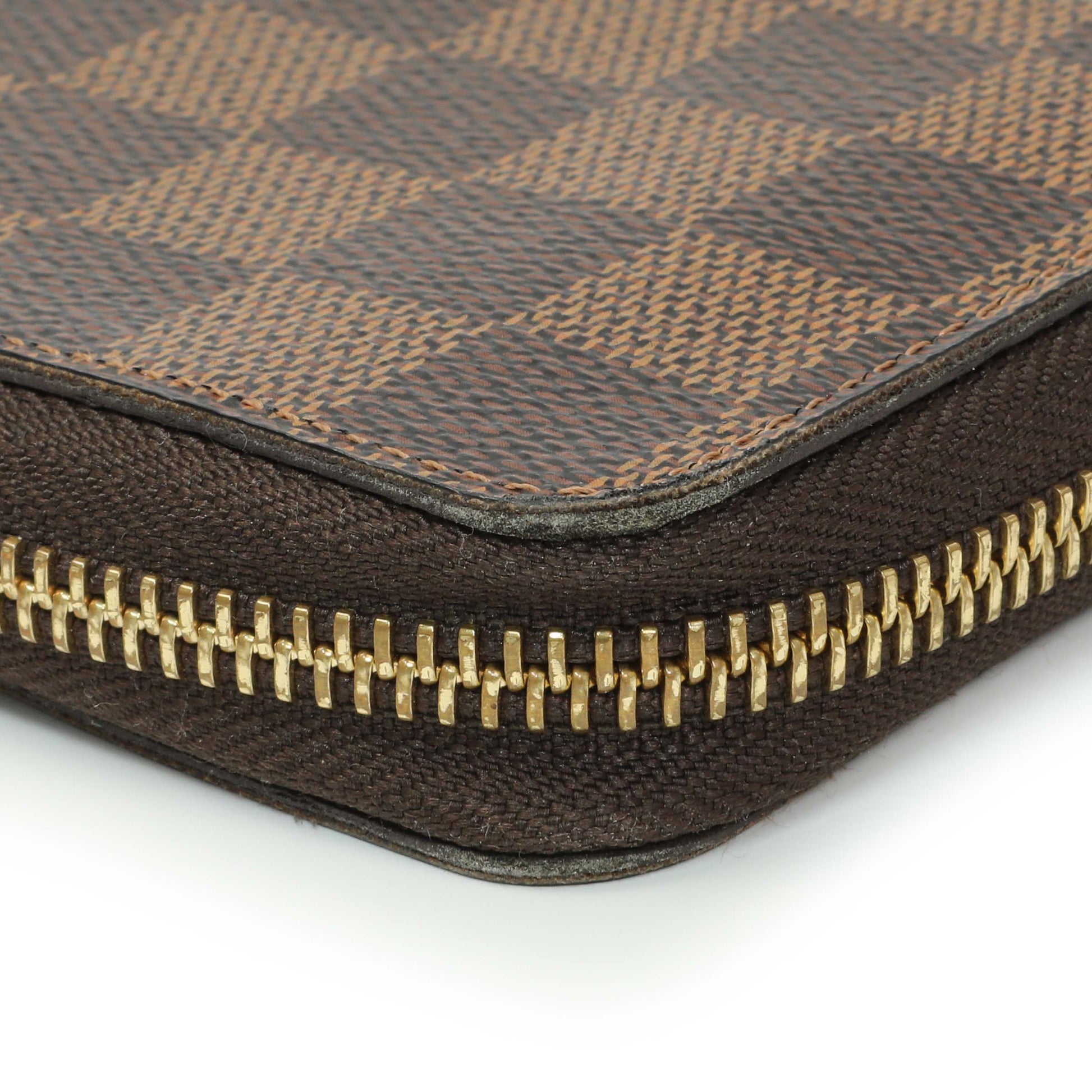 Exclusive Louis Vuitton Damier Ebene Clemence Wallet — Detail View
