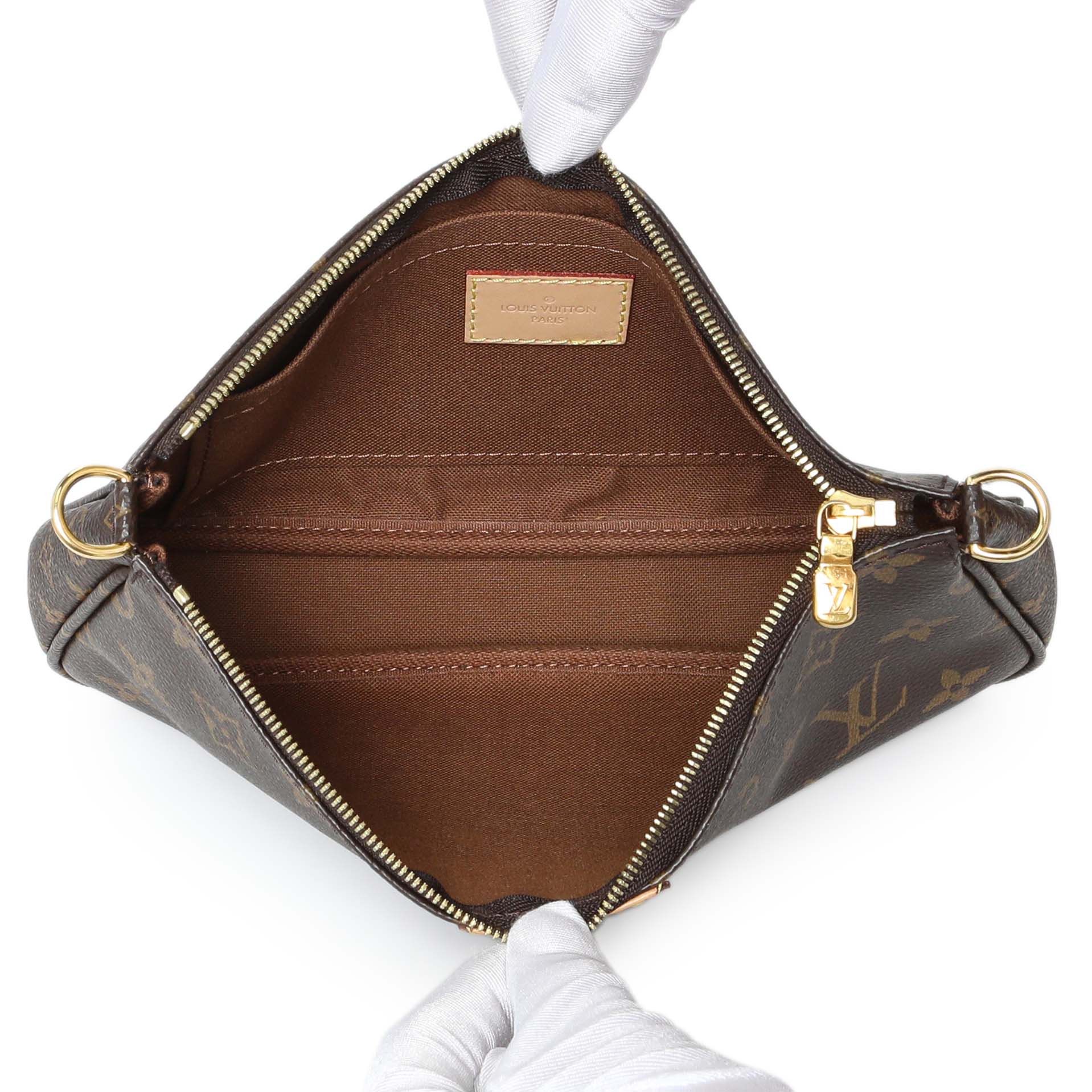 Exclusive Louis Vuitton Monogram Multi Pochette Accessories — Detail View