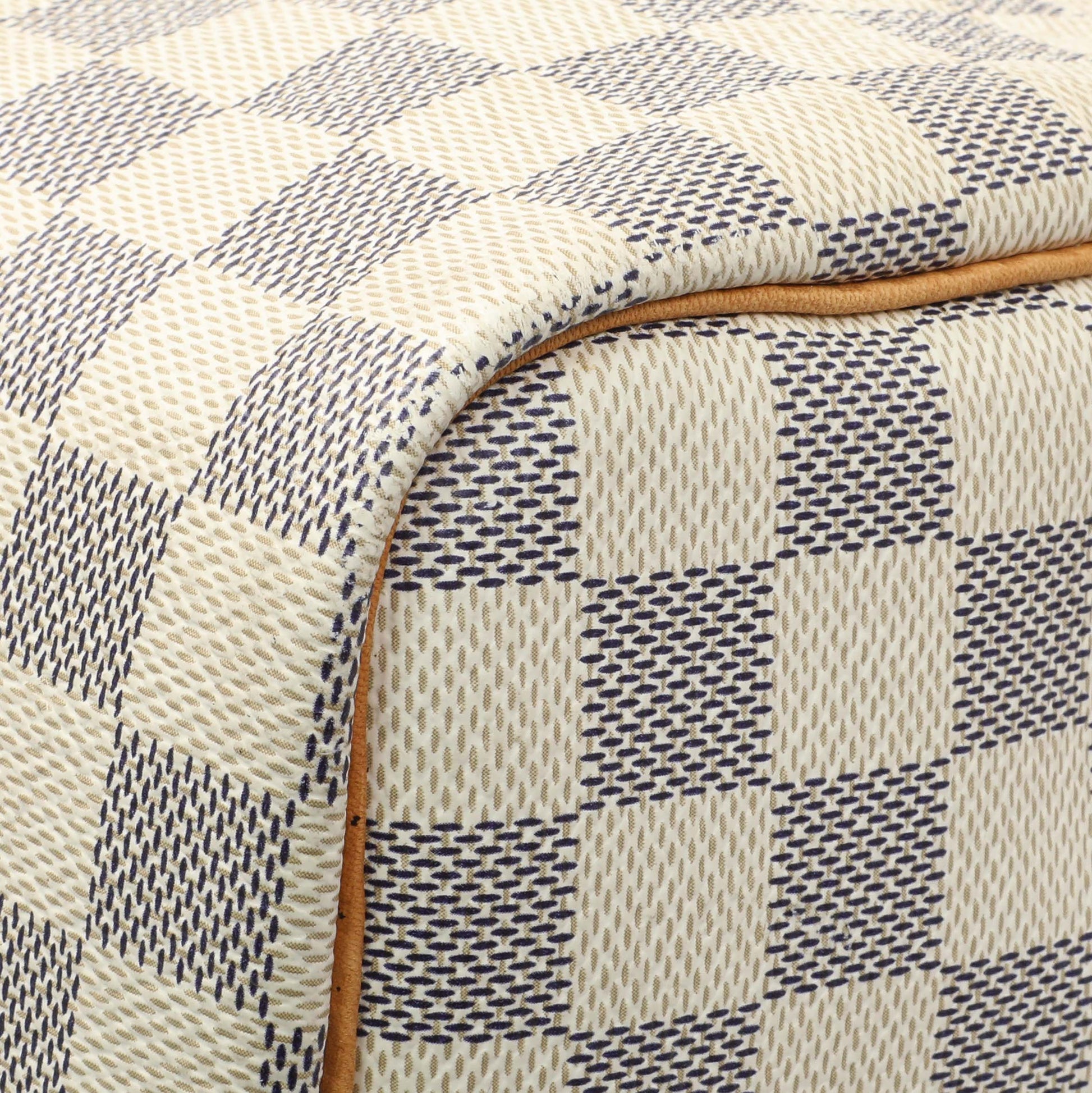 Exclusive Louis Vuitton Damier Azur Speedy 35 — Detail View