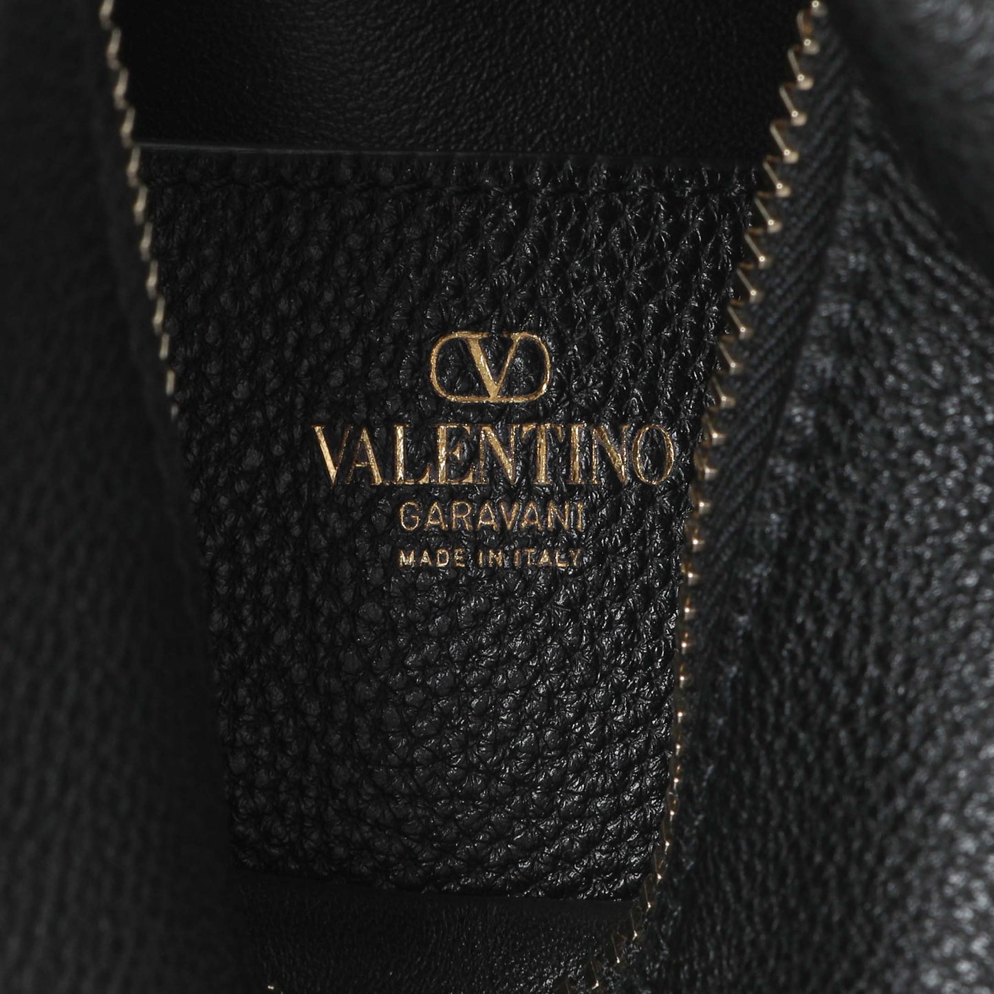 Exclusive Valentino Black Grained Calfskin Rockstud Crossbody — Detail View